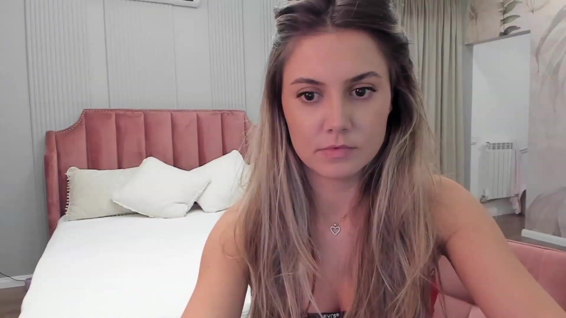 Gallery image thumbnail from NellieCutest's myfreecams stream on, 10/21/2023, 19:49 image 9 of 20