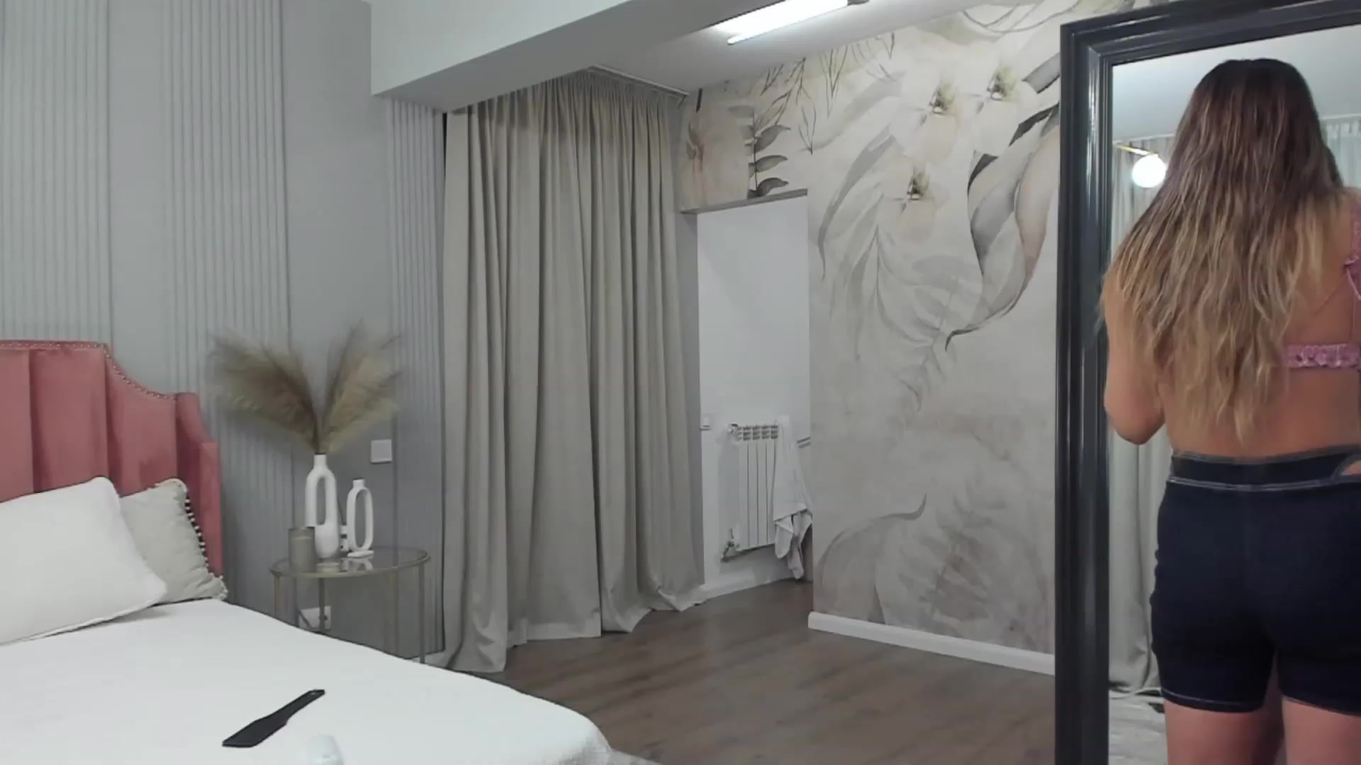 Gallery image thumbnail from NellieCutest's myfreecams stream on, 10/22/2023, 20:10 image 9 of 20