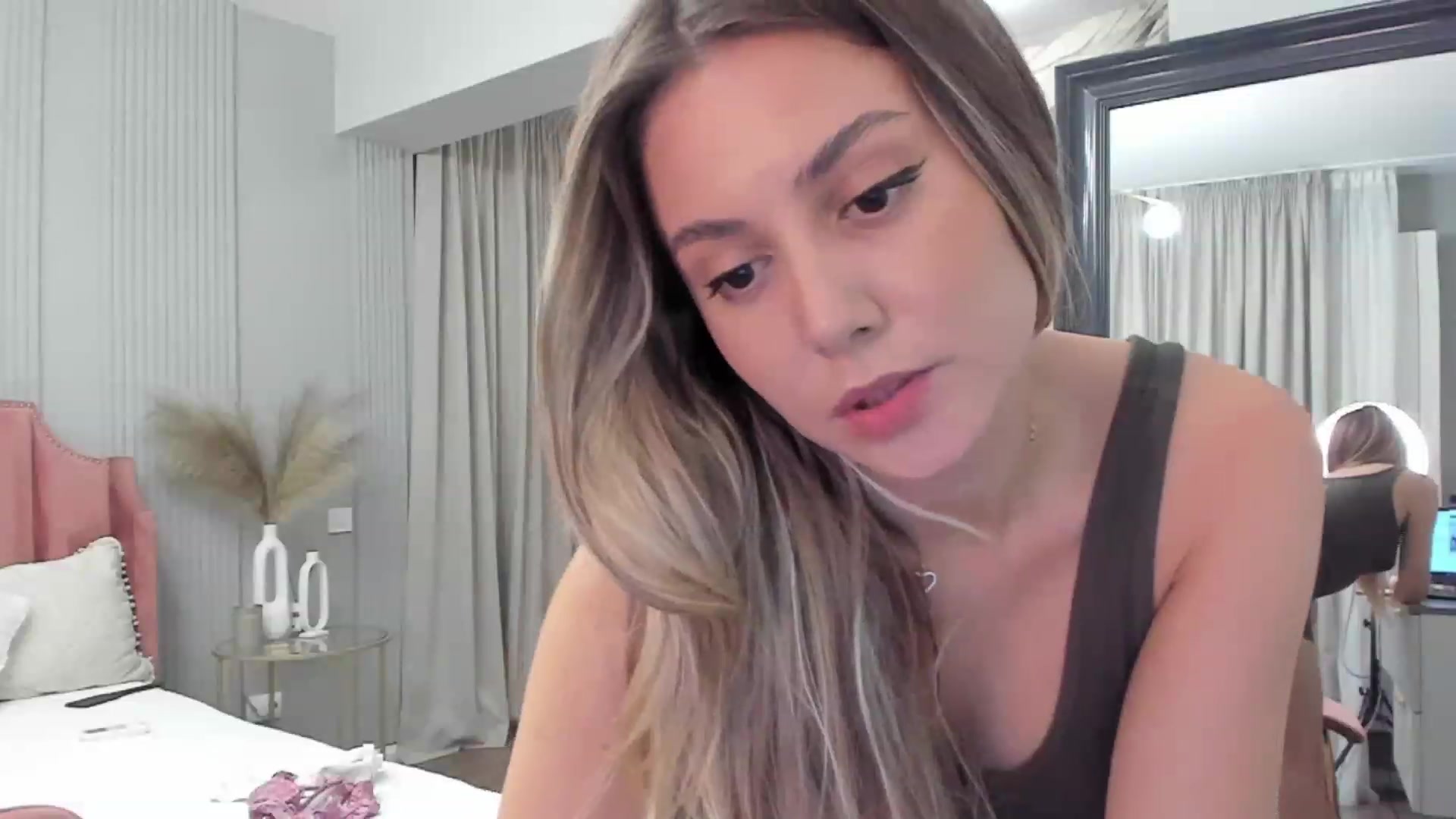Gallery image thumbnail from NellieCutest's myfreecams stream on, 10/26/2023, 21:13 image 7 of 20