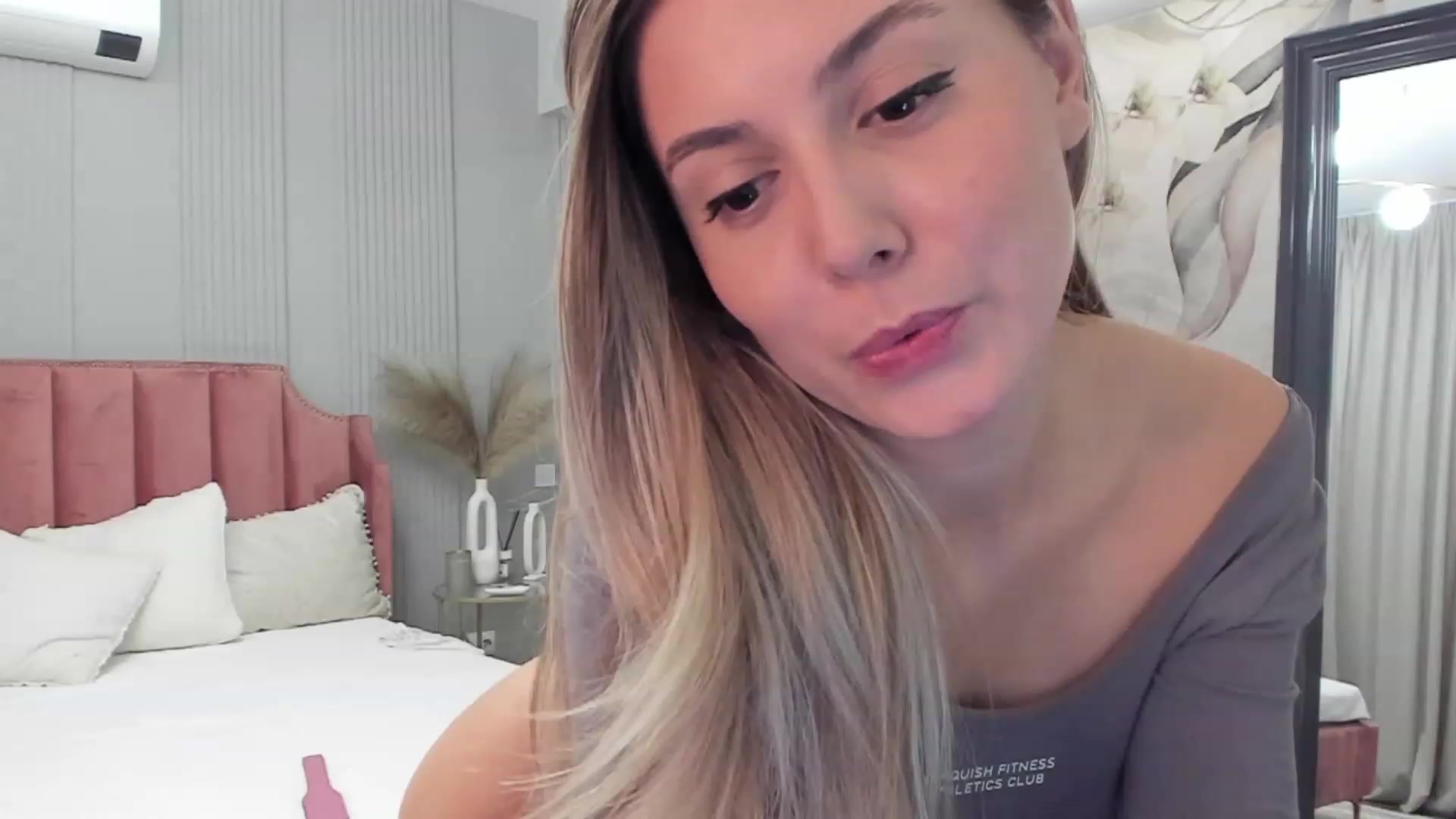 Gallery image thumbnail from NellieCutest's myfreecams stream on, 11/03/2023, 22:23 image 7 of 20