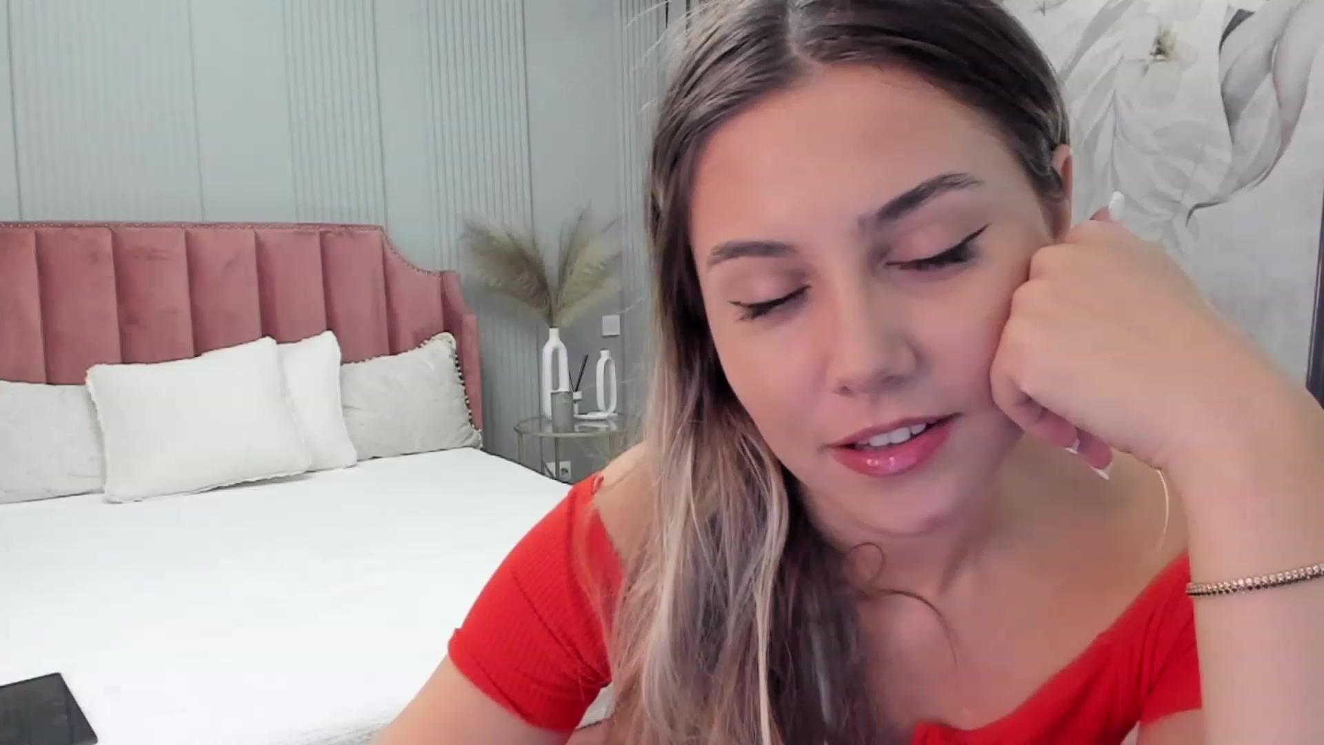 Gallery image thumbnail from NellieCutest's myfreecams stream on, 11/04/2023, 20:42 image 10 of 20
