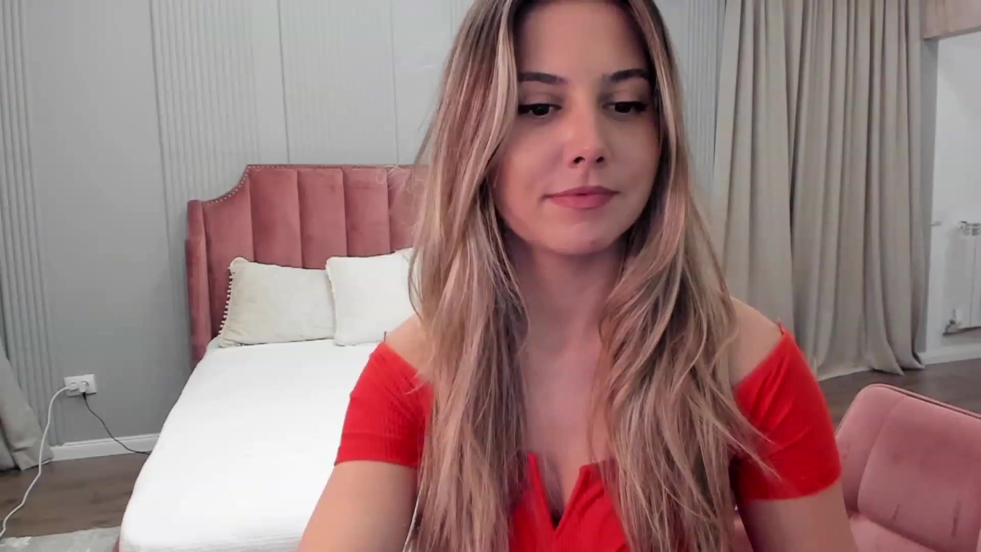 Gallery image thumbnail from NellieCutest's myfreecams stream on, 11/04/2023, 21:54 image 12 of 20