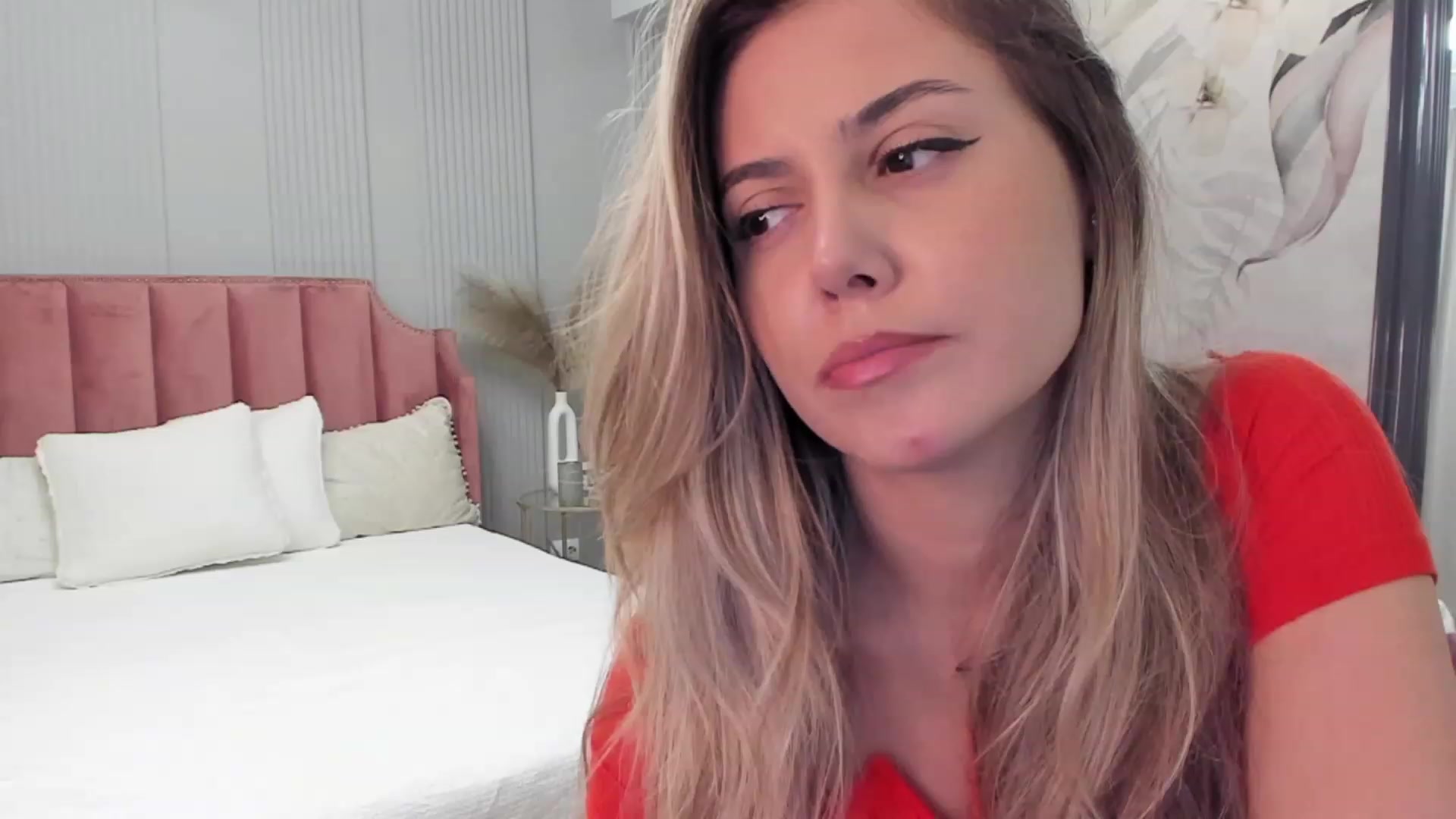 Gallery image thumbnail from NellieCutest's myfreecams stream on, 11/04/2023, 21:54 image 14 of 20