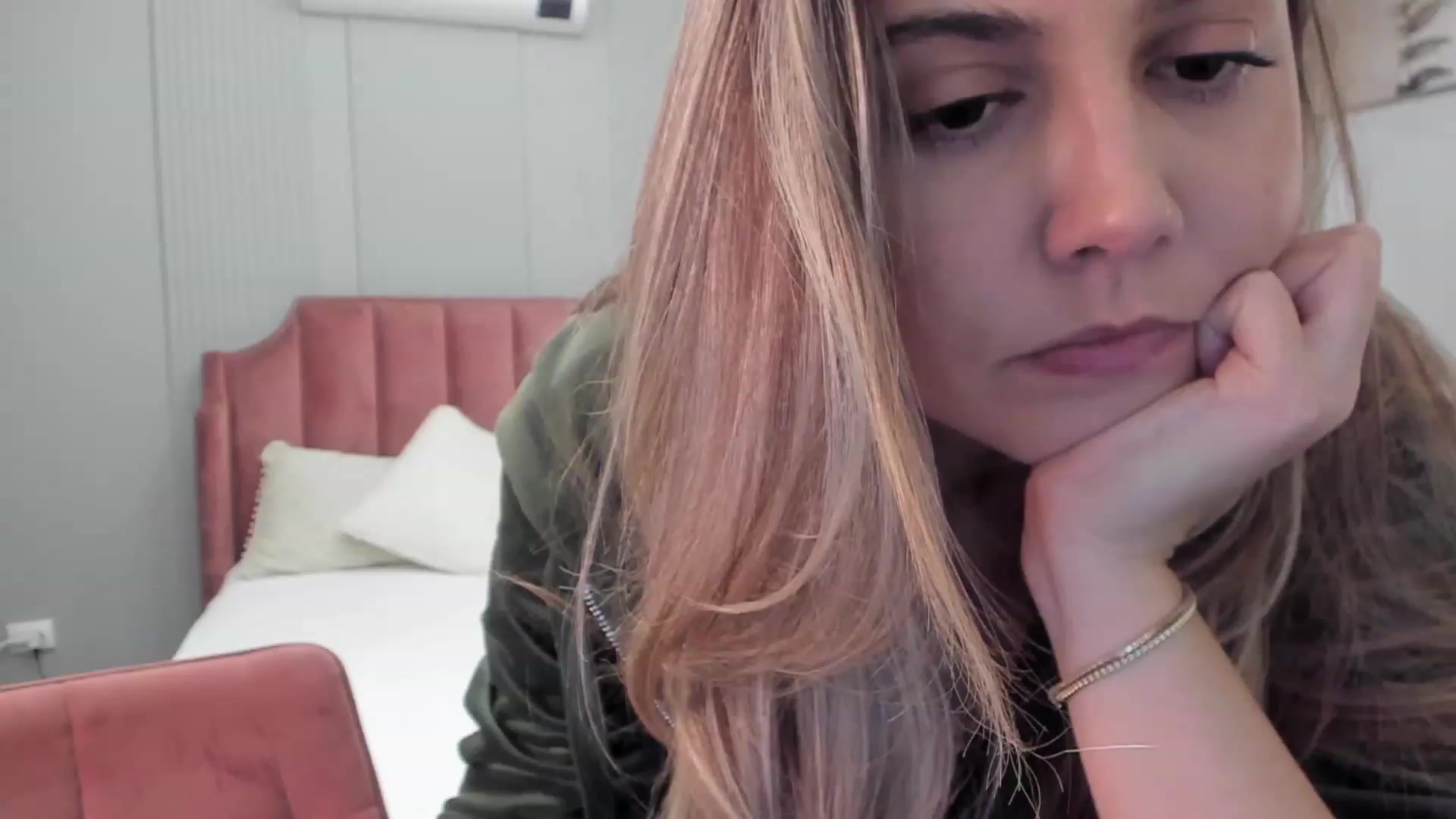 Gallery image thumbnail from NellieCutest's myfreecams stream on, 11/10/2023, 22:28 image 3 of 20