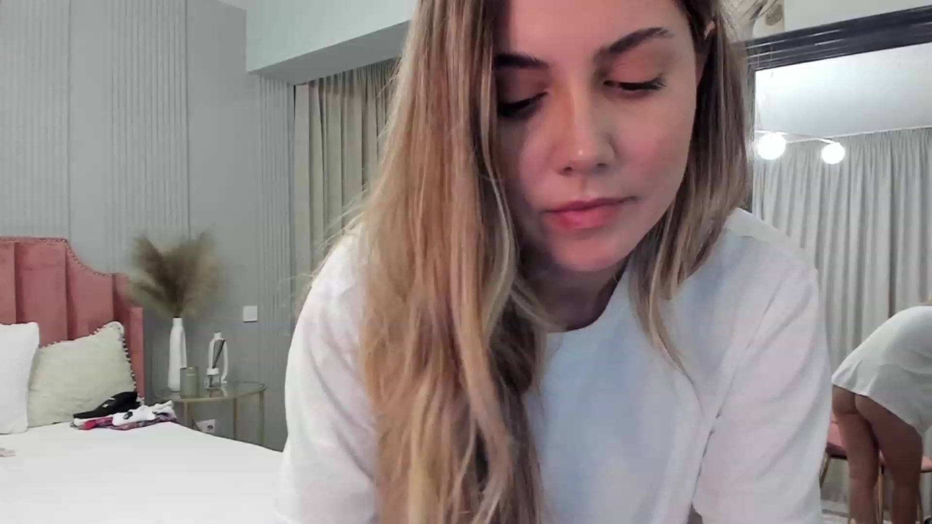Gallery image thumbnail from NellieCutest's myfreecams stream on, 11/12/2023, 22:04 image 6 of 20