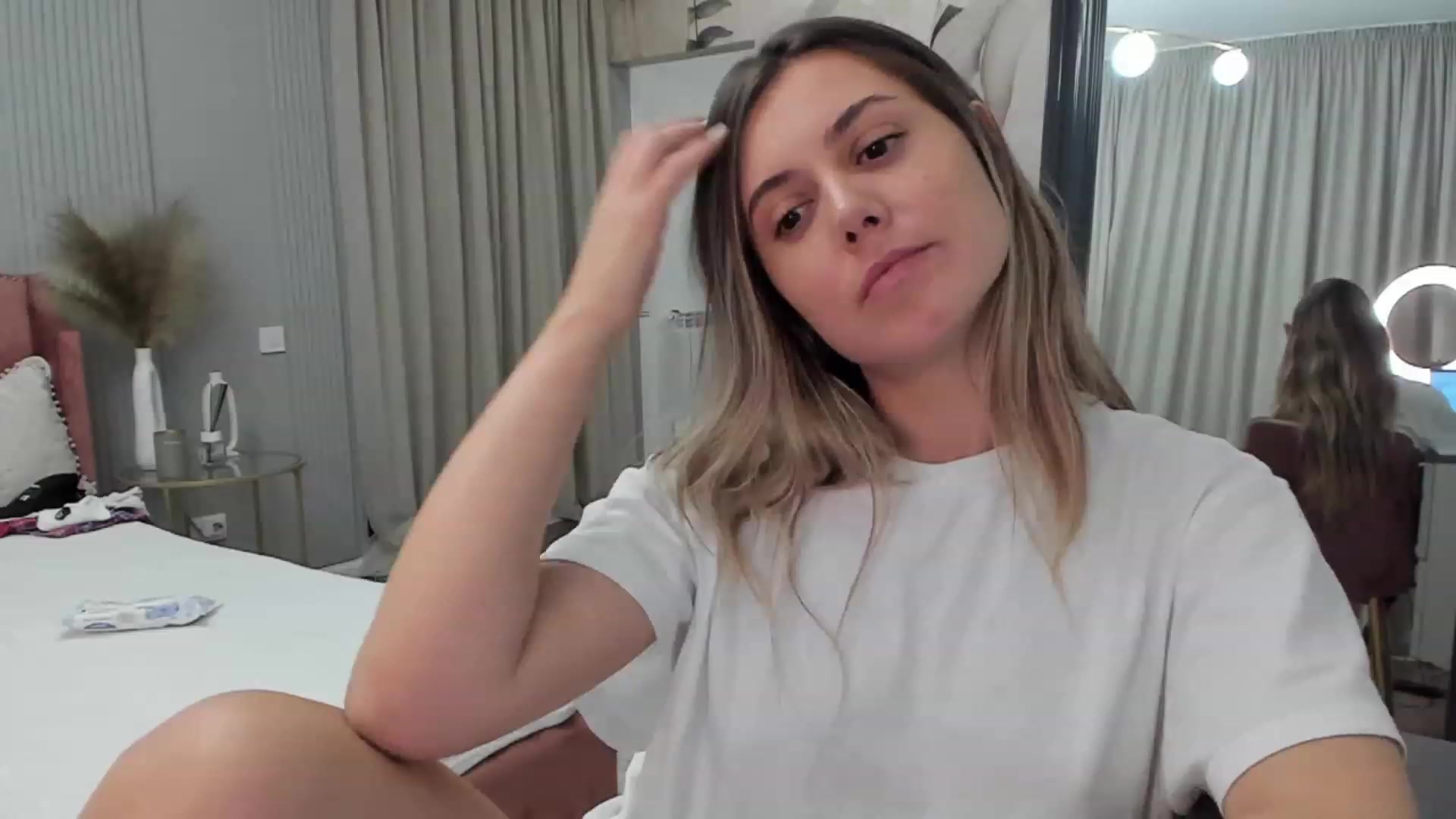 Gallery image thumbnail from NellieCutest's myfreecams stream on, 11/12/2023, 23:34 image 12 of 20