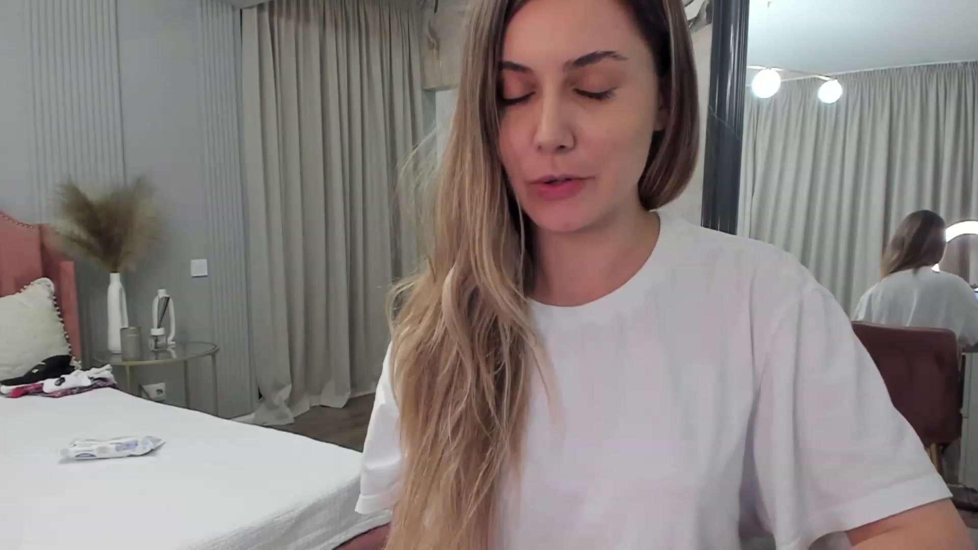 Gallery image thumbnail from NellieCutest's myfreecams stream on, 11/12/2023, 23:34 image 13 of 20