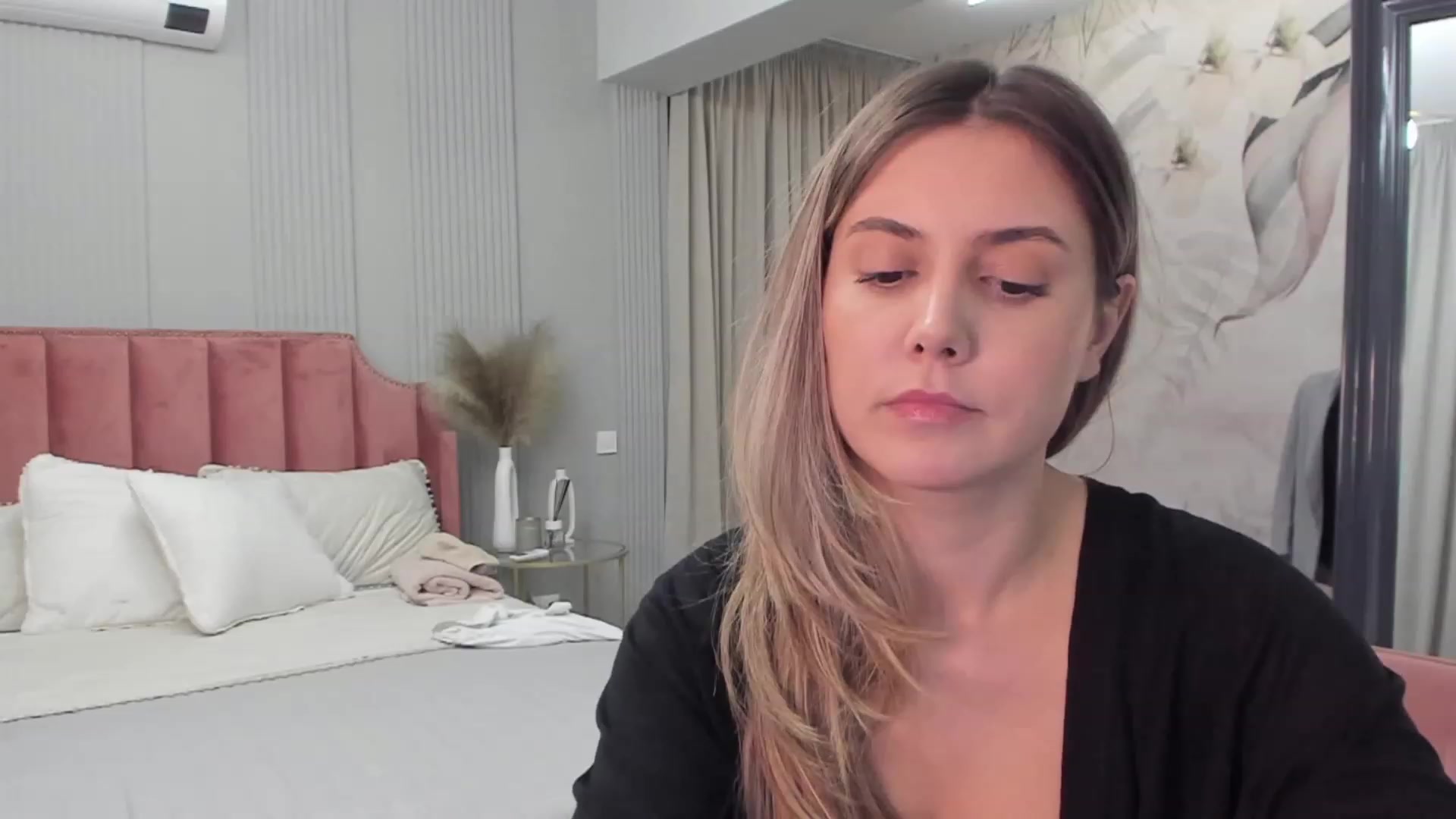 Gallery image thumbnail from NellieCutest's myfreecams stream on, 11/17/2023, 21:43 image 10 of 20