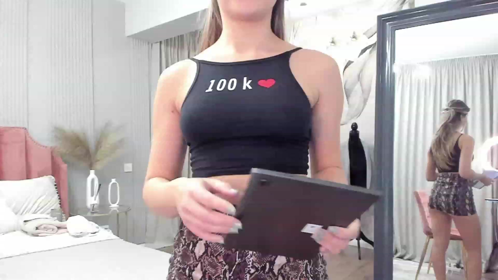 Gallery image thumbnail from NellieCutest's myfreecams stream on, 11/18/2023, 23:11 image 3 of 20