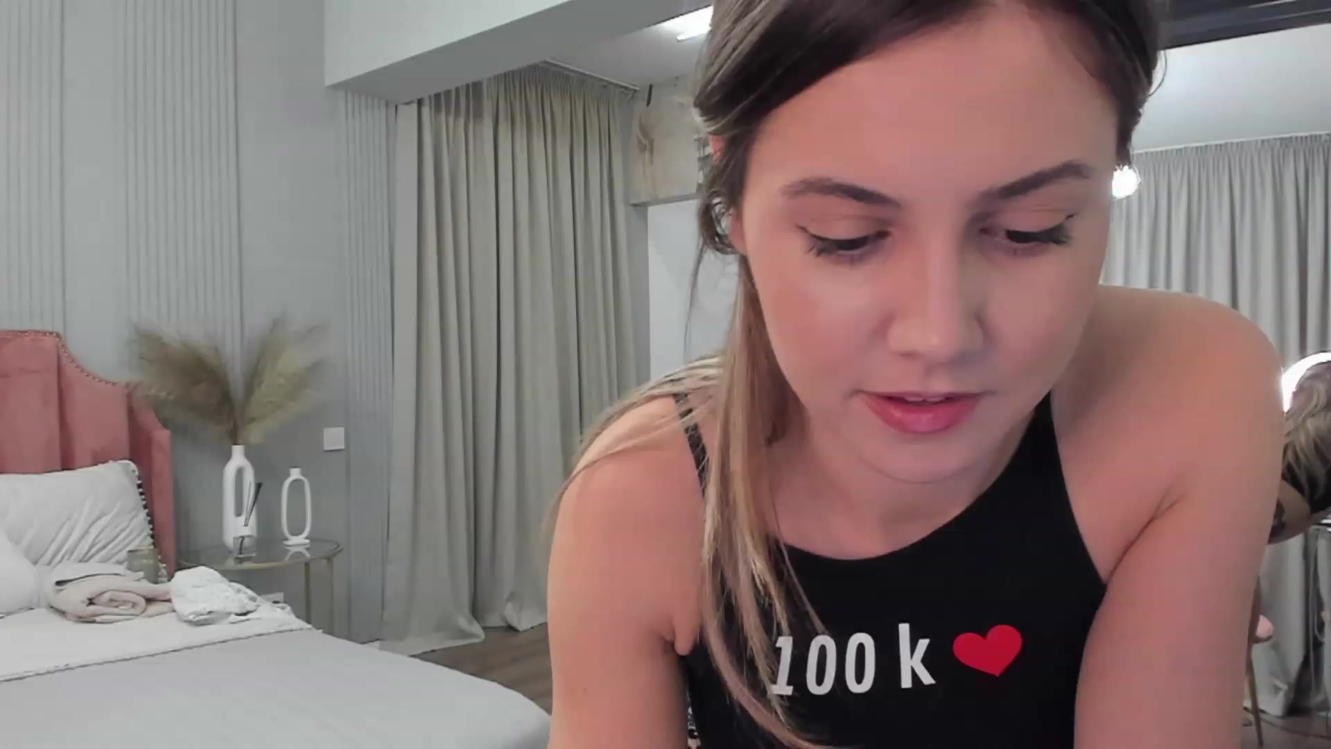Gallery image thumbnail from NellieCutest's myfreecams stream on, 11/18/2023, 23:11 image 6 of 20