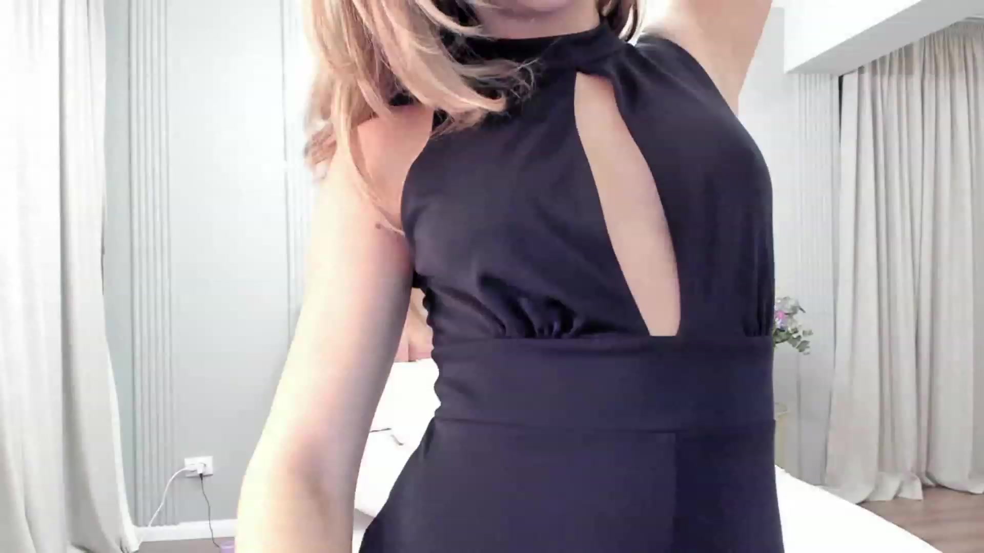 Gallery image thumbnail from NellieCutest's myfreecams stream on, 11/30/2023, 23:16 image 16 of 20
