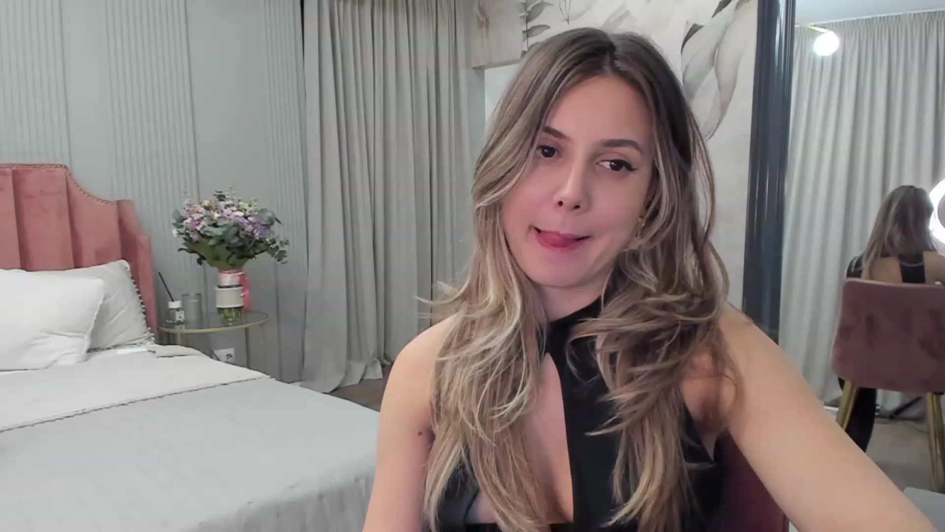 Gallery image thumbnail from NellieCutest's myfreecams stream on, 11/30/2023, 23:16 image 14 of 20