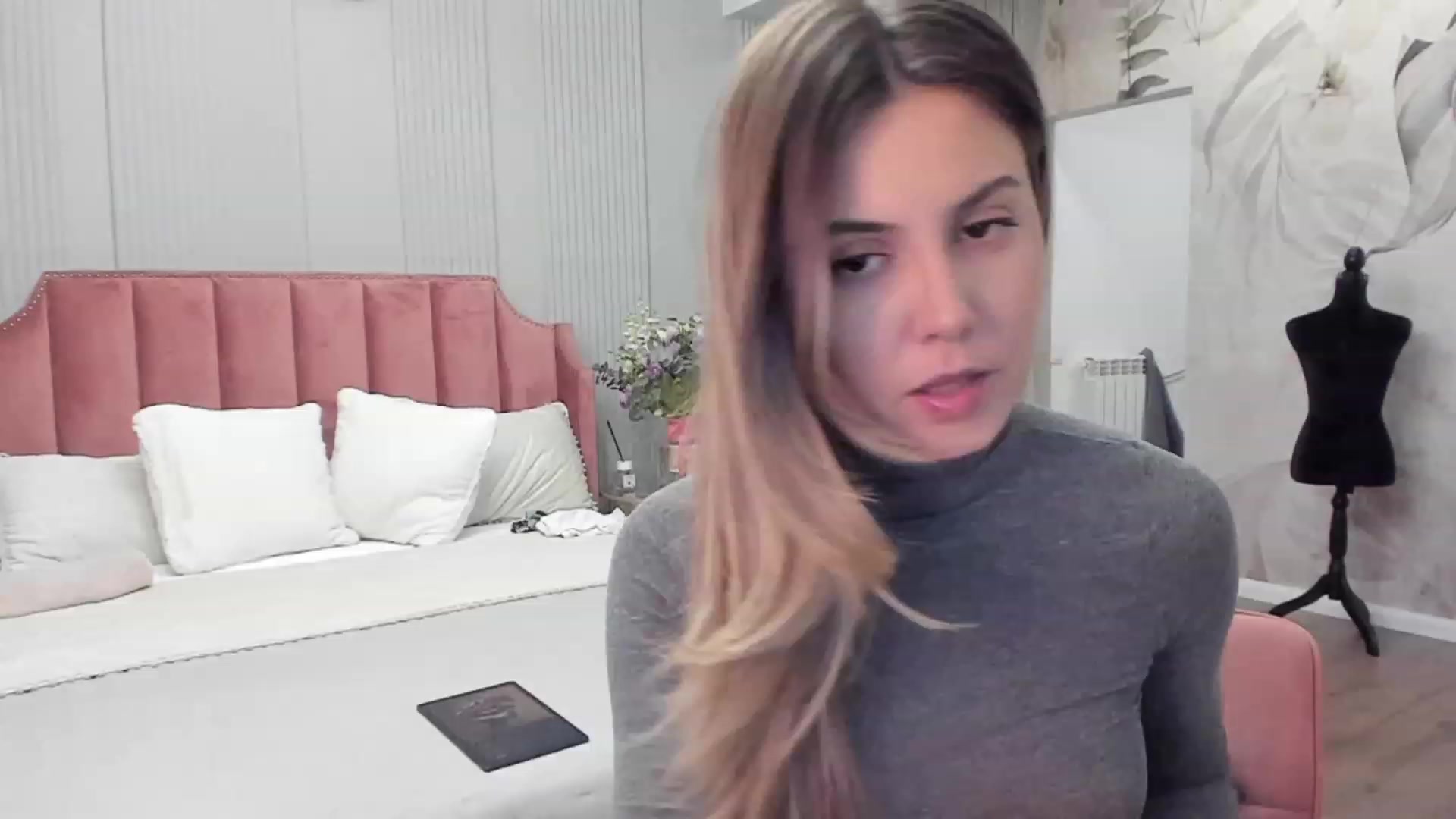 Gallery image thumbnail from NellieCutest's myfreecams stream on, 12/02/2023, 21:47 image 2 of 20