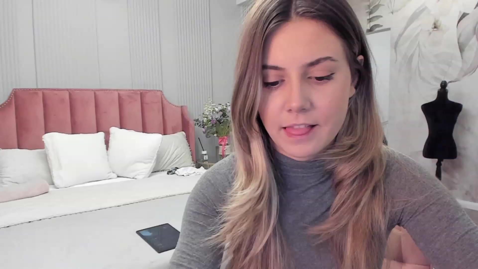 Gallery image thumbnail from NellieCutest's myfreecams stream on, 12/02/2023, 21:47 image 1 of 20
