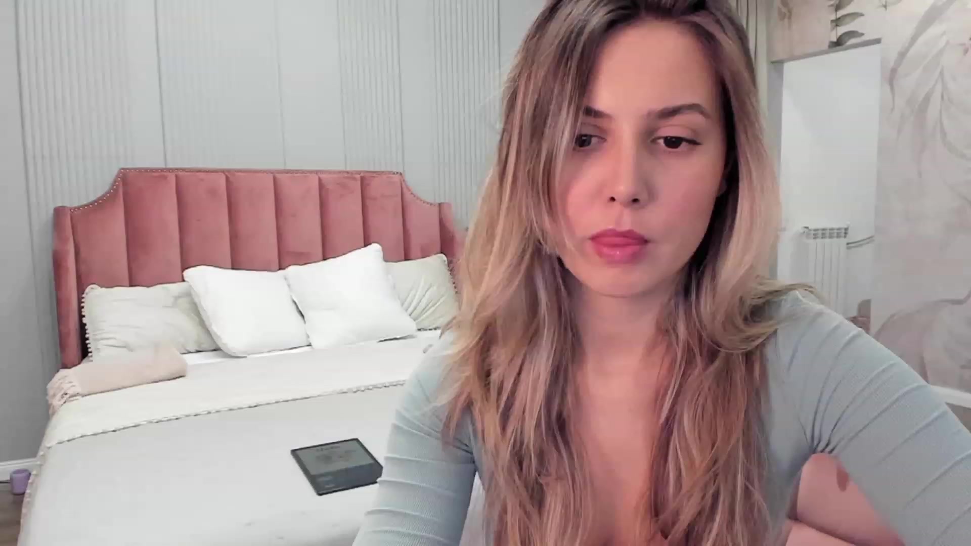 Gallery image thumbnail from NellieCutest's myfreecams stream on, 12/03/2023, 20:55 image 2 of 20