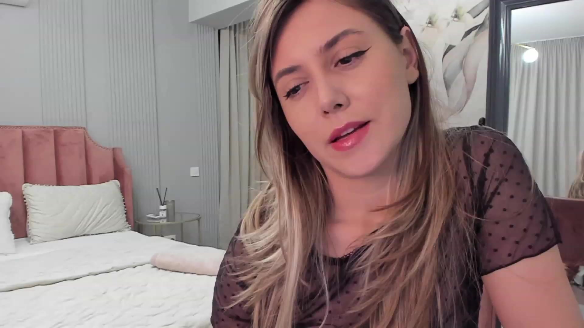 Gallery image thumbnail from NellieCutest's myfreecams stream on, 12/09/2023, 23:33 image 3 of 20