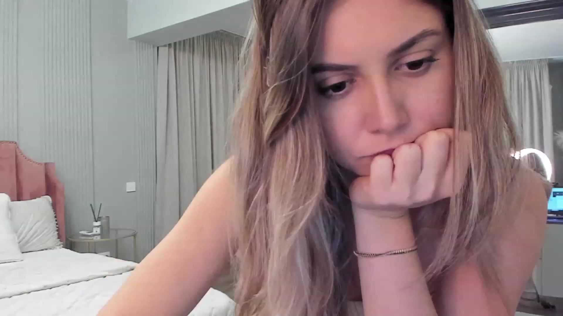 Gallery image thumbnail from NellieCutest's myfreecams stream on, 12/10/2023, 22:33 image 9 of 20