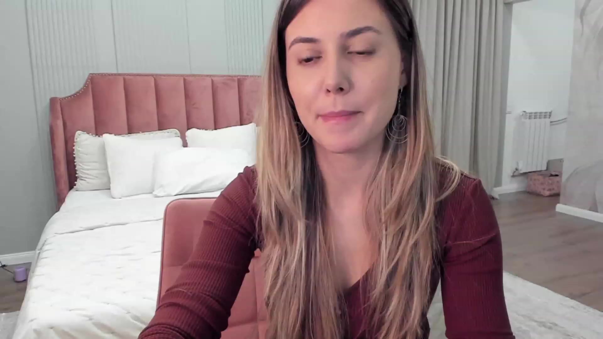 Gallery image thumbnail from NellieCutest's myfreecams stream on, 12/21/2023, 23:49 image 3 of 20