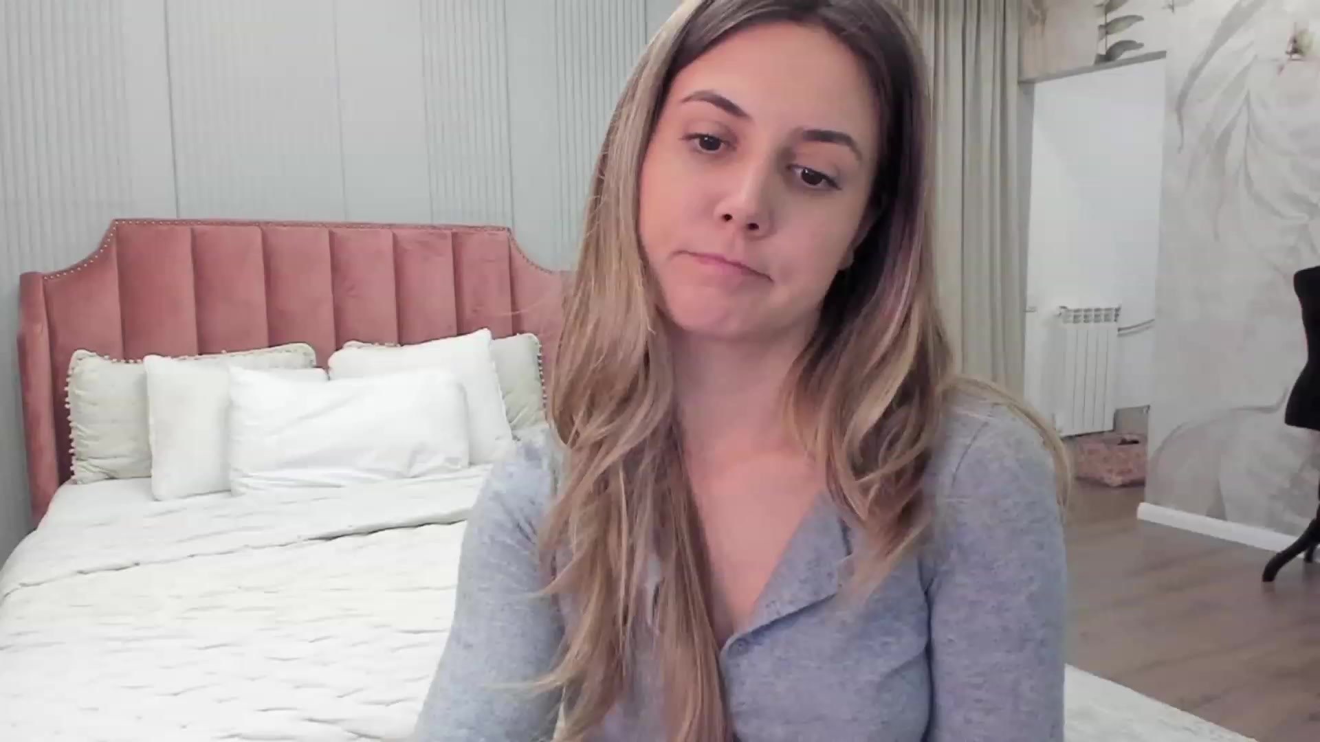 Gallery image thumbnail from NellieCutest's myfreecams stream on, 12/22/2023, 21:17 image 1 of 20