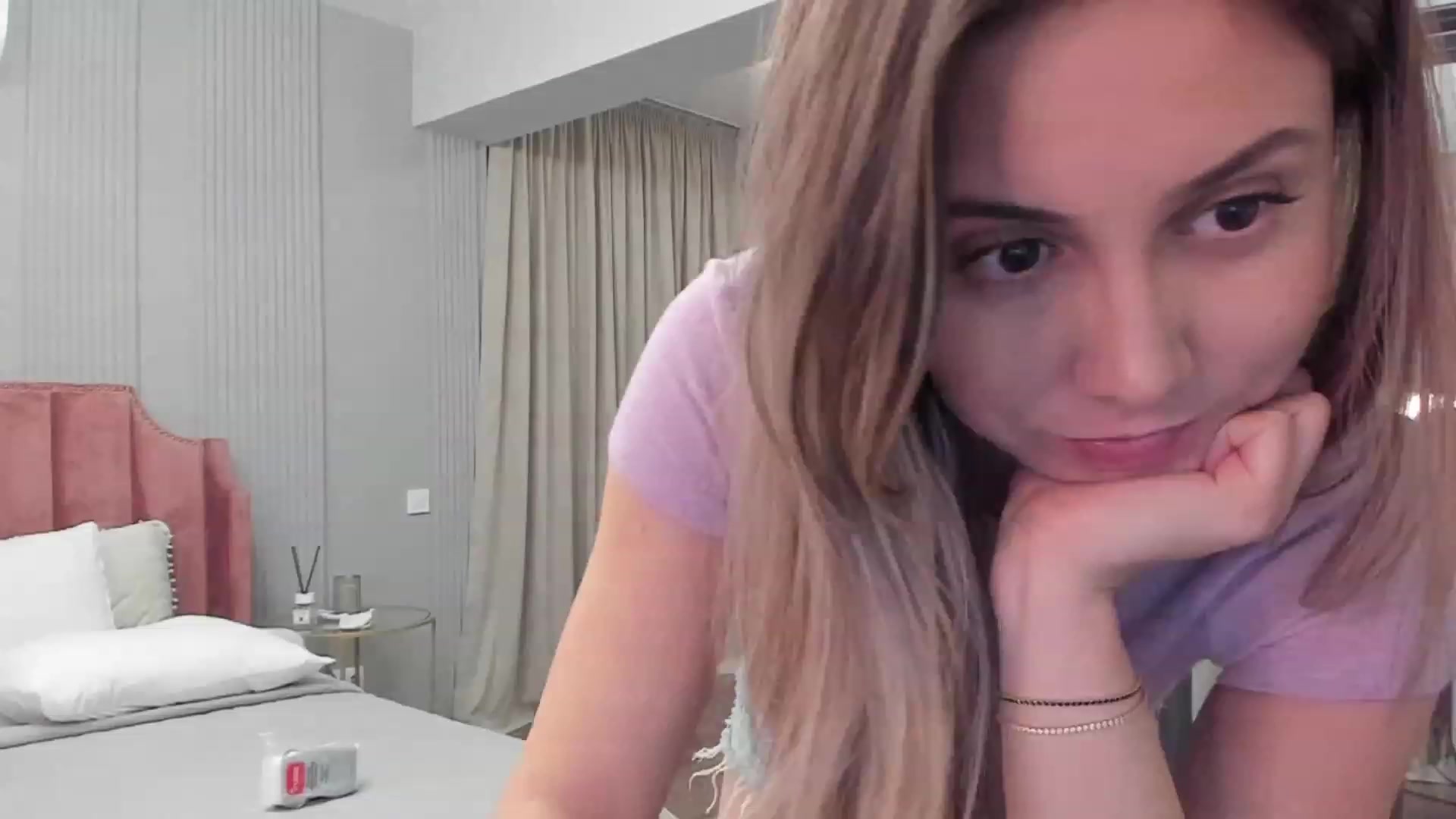 Gallery image thumbnail from NellieCutest's myfreecams stream on, 12/28/2023, 21:10 image 10 of 20