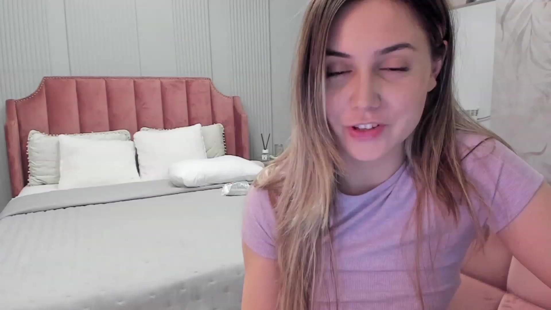 Gallery image thumbnail from NellieCutest's myfreecams stream on, 12/28/2023, 22:18 image 8 of 20