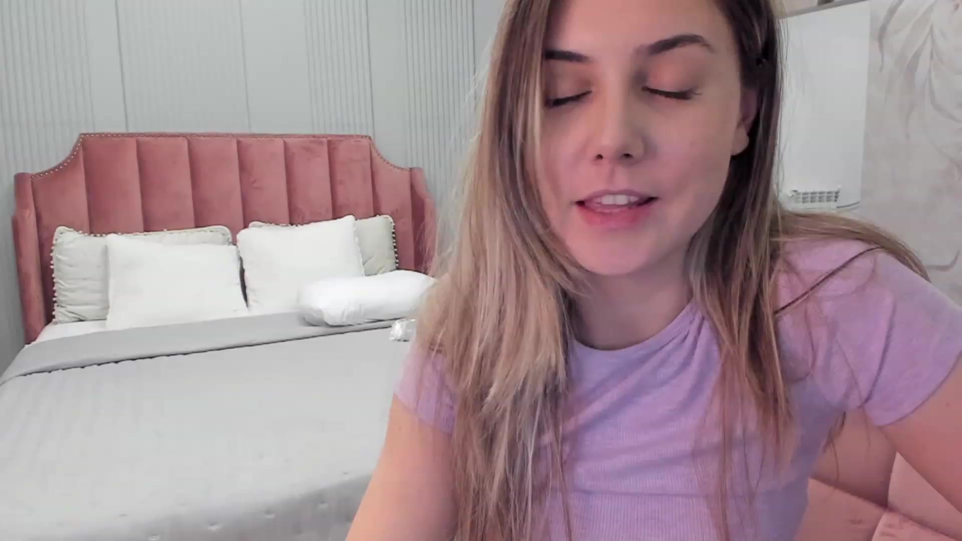 Gallery image thumbnail from NellieCutest's myfreecams stream on, 12/28/2023, 22:18 image 9 of 20