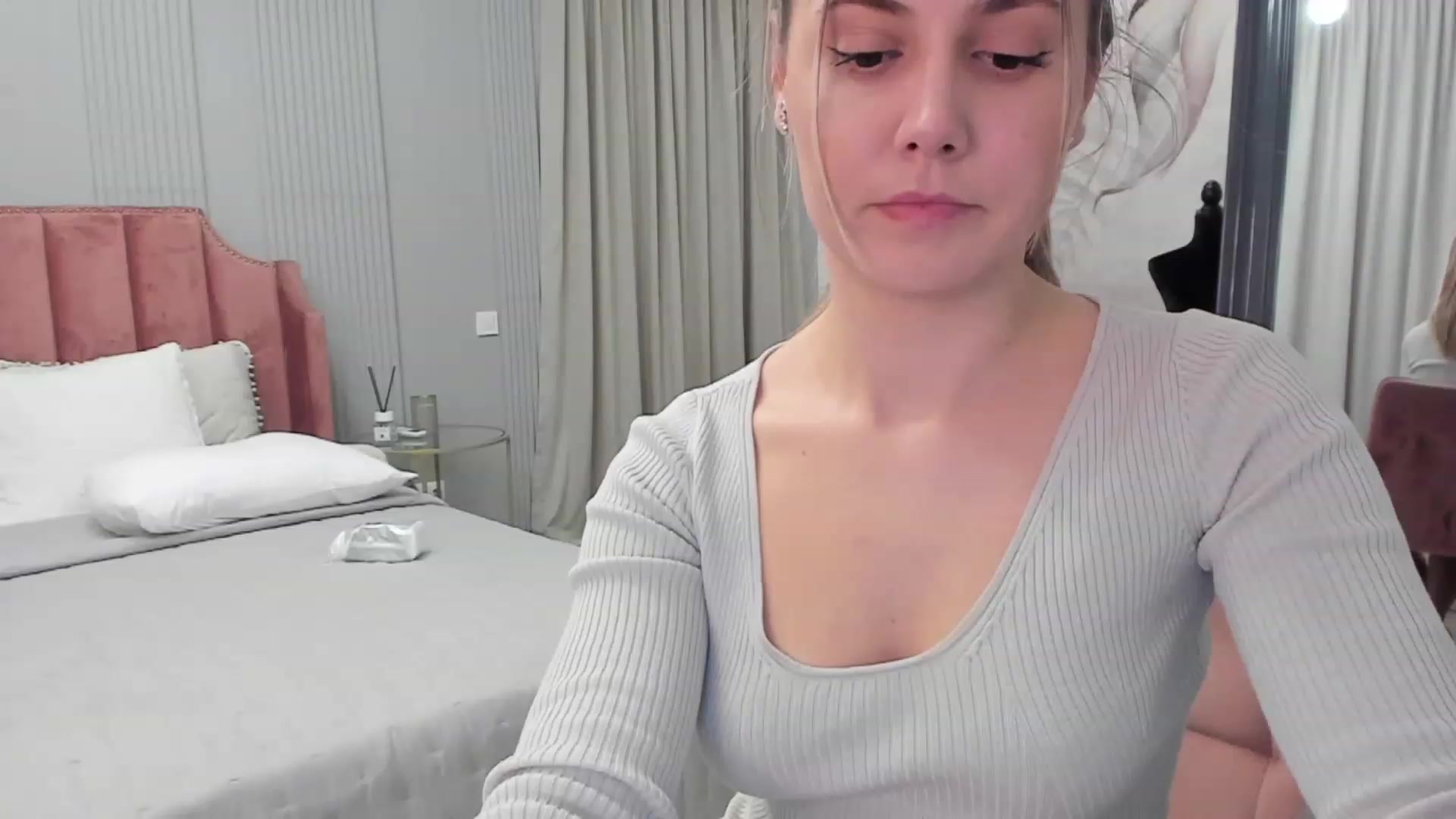 Gallery image thumbnail from NellieCutest's myfreecams stream on, 12/29/2023, 22:03 image 16 of 20