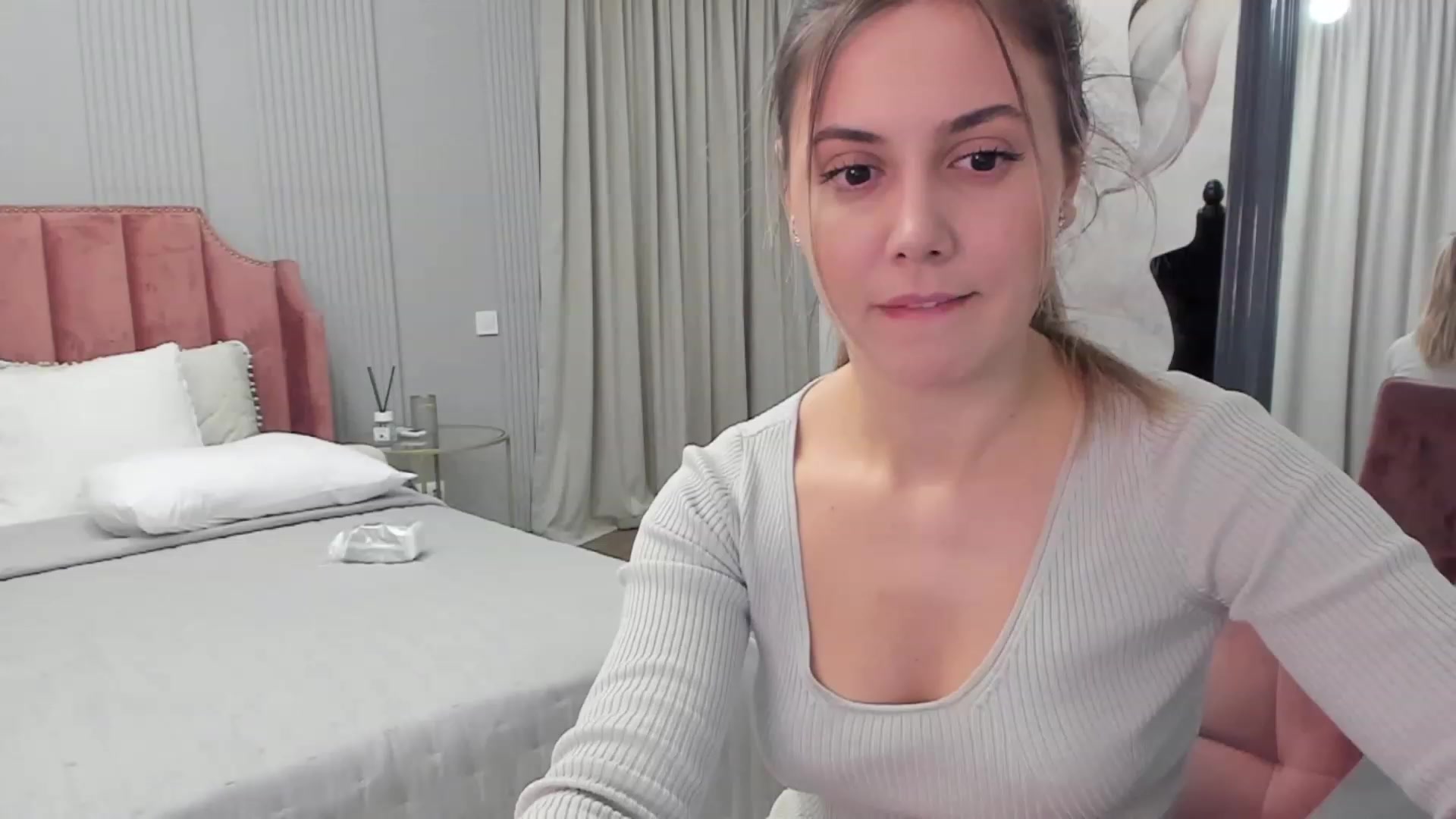 Gallery image thumbnail from NellieCutest's myfreecams stream on, 12/29/2023, 22:03 image 15 of 20