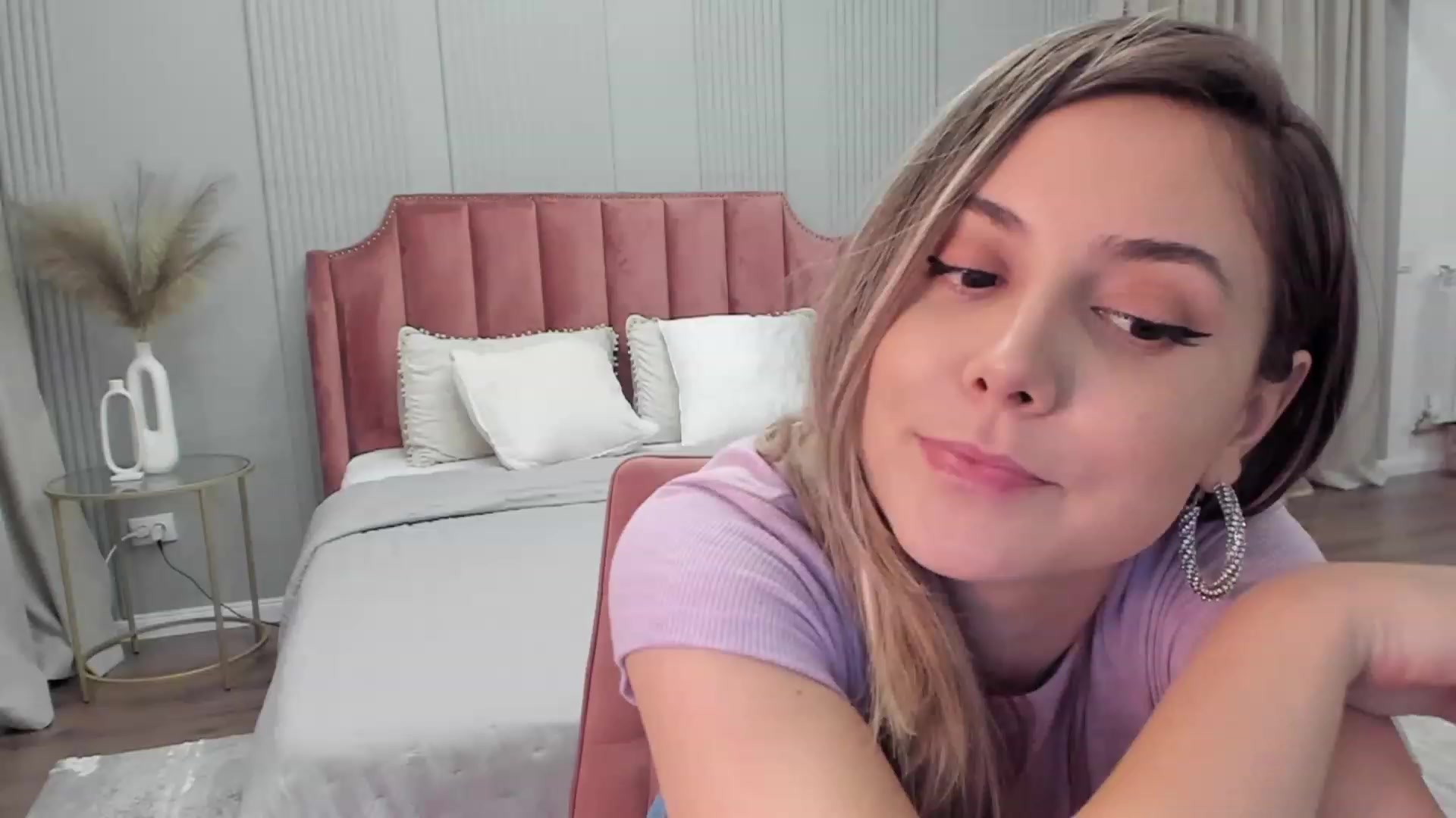 Gallery image thumbnail from NellieCutest's myfreecams stream on, 01/05/2024, 21:20 image 7 of 20