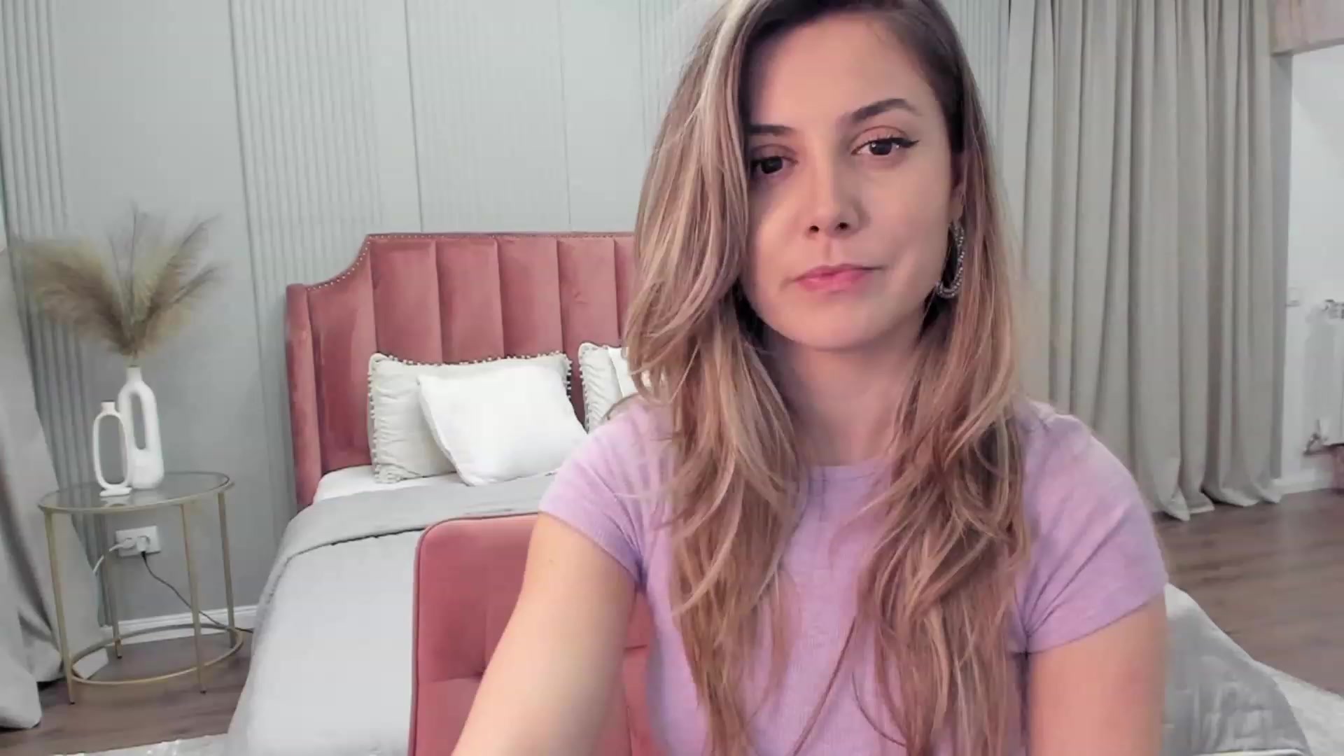 Gallery image thumbnail from NellieCutest's myfreecams stream on, 01/05/2024, 21:20 image 3 of 20