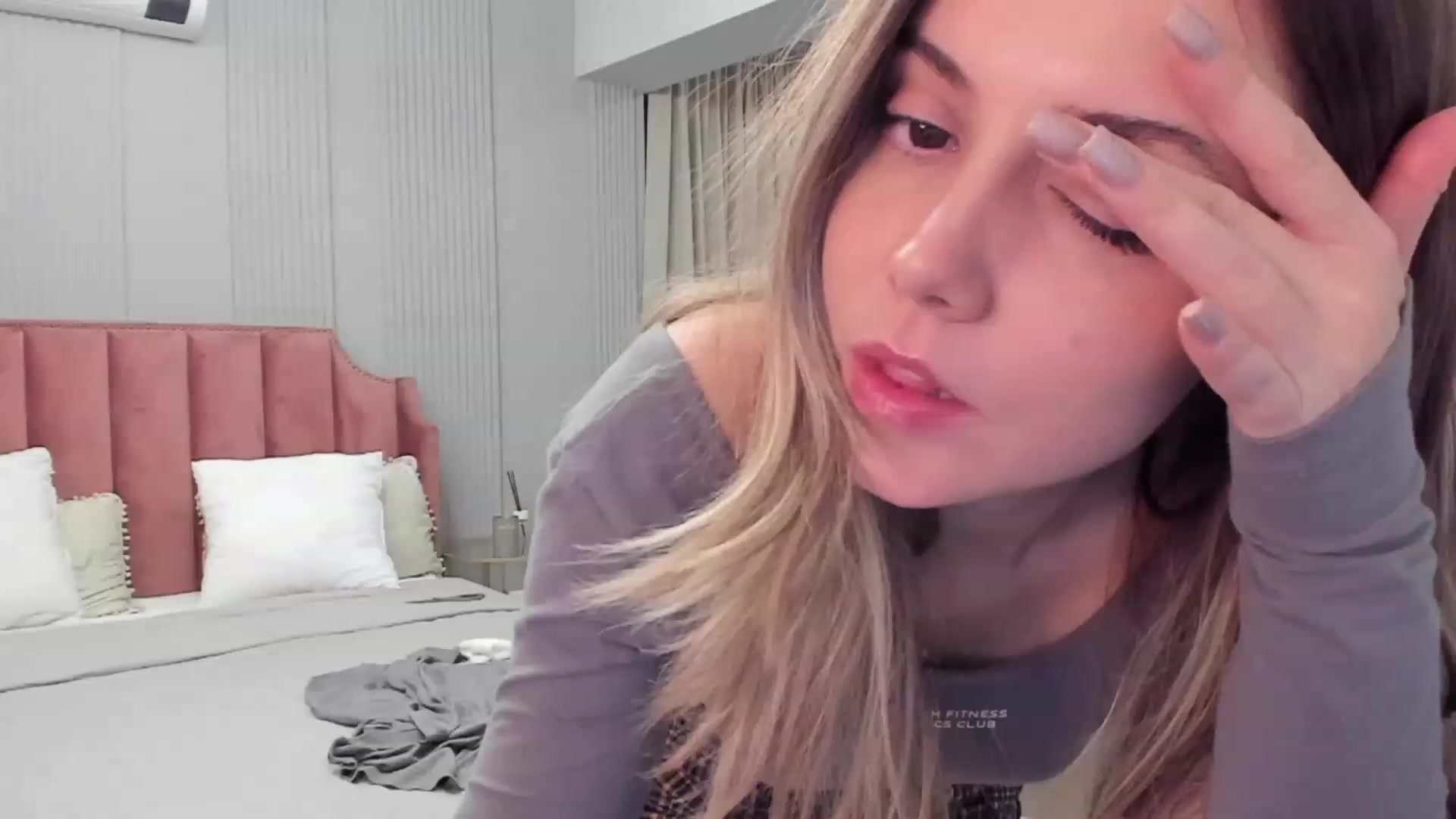 Gallery image thumbnail from NellieCutest's myfreecams stream on, 01/11/2024, 22:01 image 14 of 20