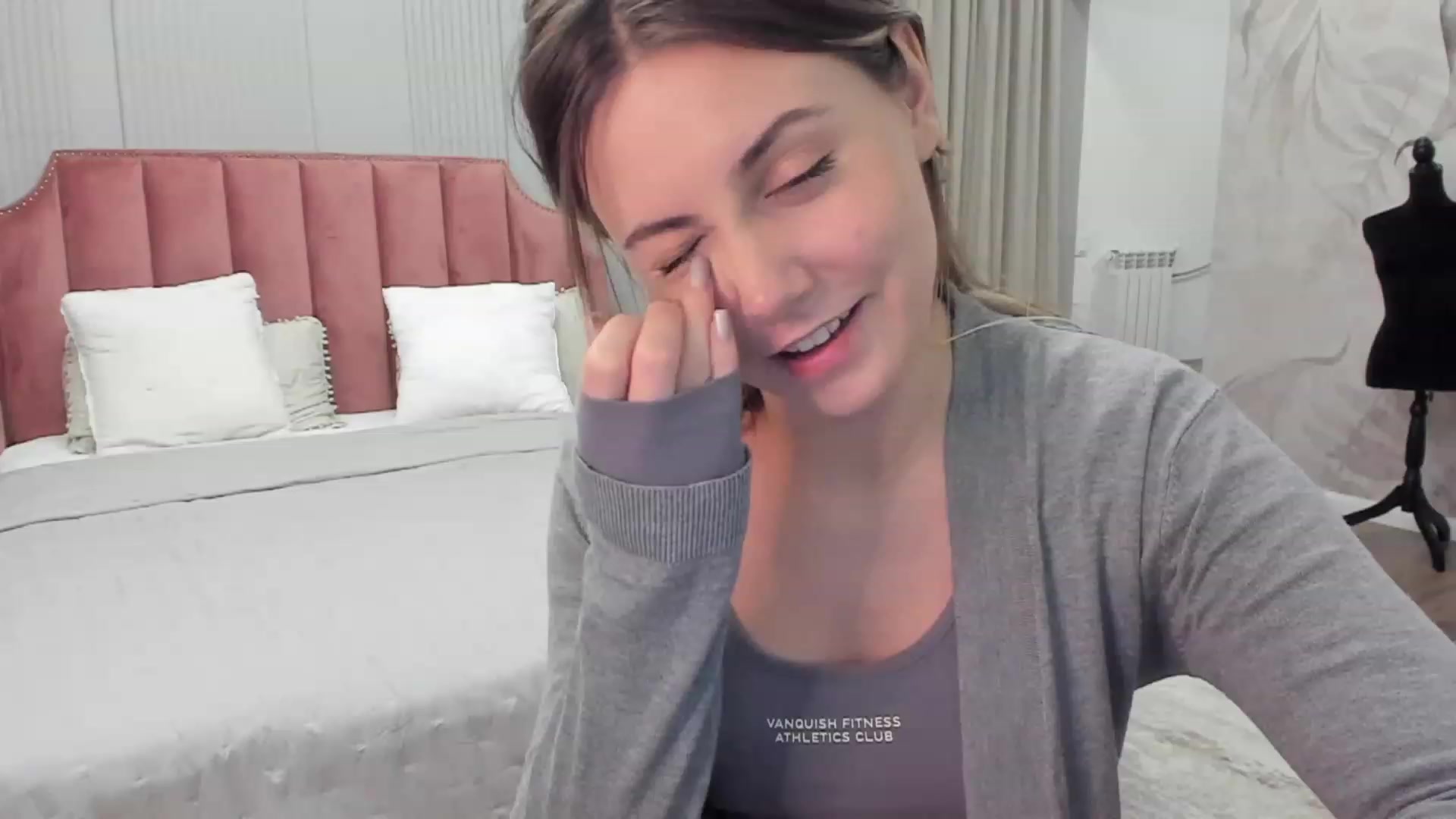 Gallery image thumbnail from NellieCutest's myfreecams stream on, 01/11/2024, 22:01 image 4 of 20