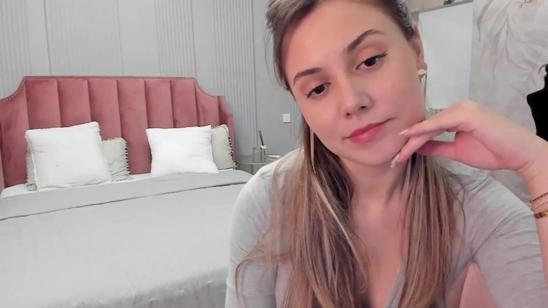 Gallery image thumbnail from NellieCutest's myfreecams stream on, 01/12/2024, 20:17 image 20 of 20