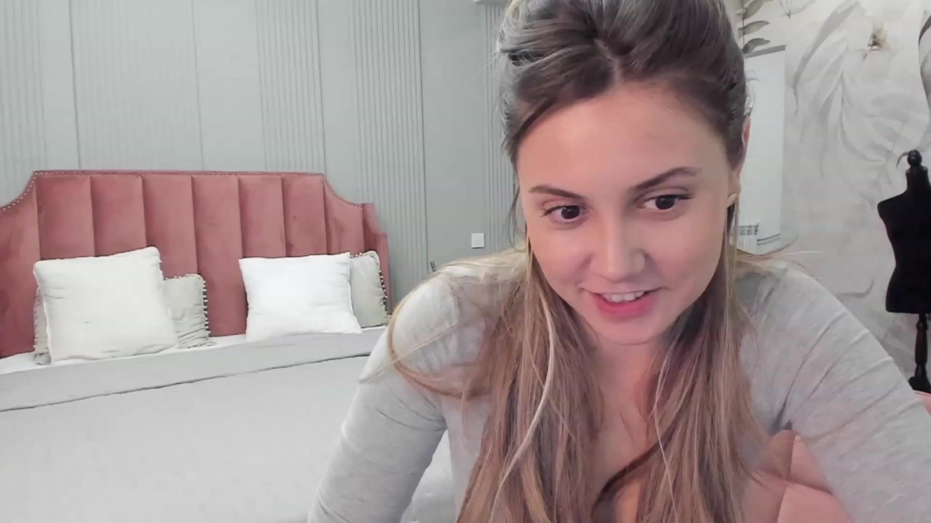 Gallery image thumbnail from NellieCutest's myfreecams stream on, 01/12/2024, 20:17 image 9 of 20