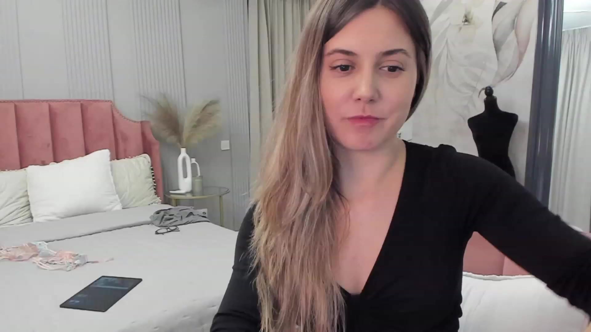 Gallery image thumbnail from NellieCutest's myfreecams stream on, 01/21/2024, 23:05 image 8 of 20