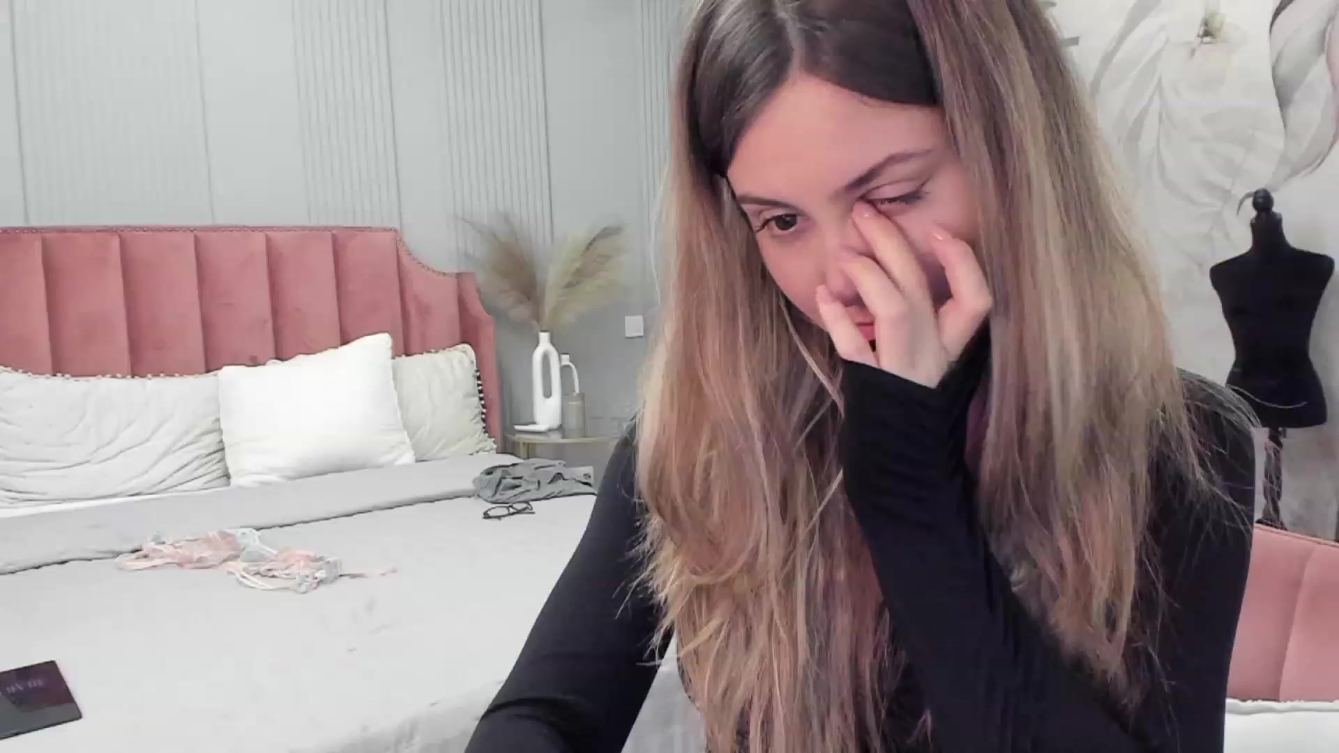 Gallery image thumbnail from NellieCutest's myfreecams stream on, 01/21/2024, 23:05 image 11 of 20