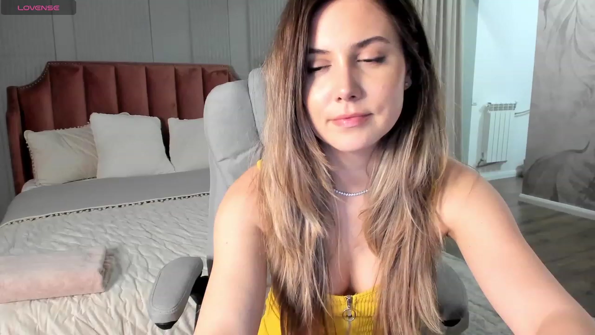 Gallery image thumbnail from NellieCutest's myfreecams stream on, 02/29/2024, 22:57 image 6 of 20