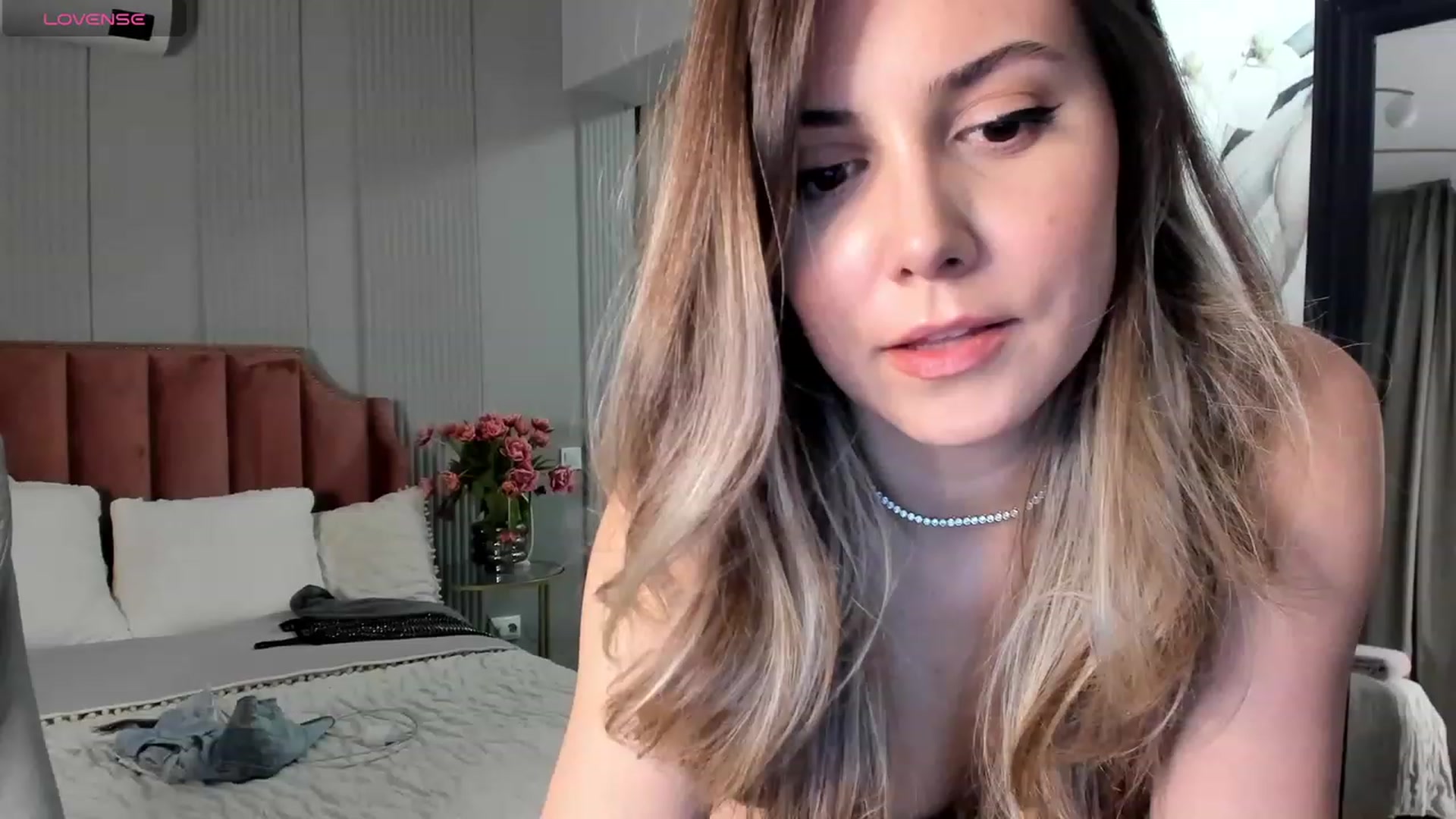 Gallery image thumbnail from NellieCutest's myfreecams stream on, 03/01/2024, 22:05 image 15 of 20