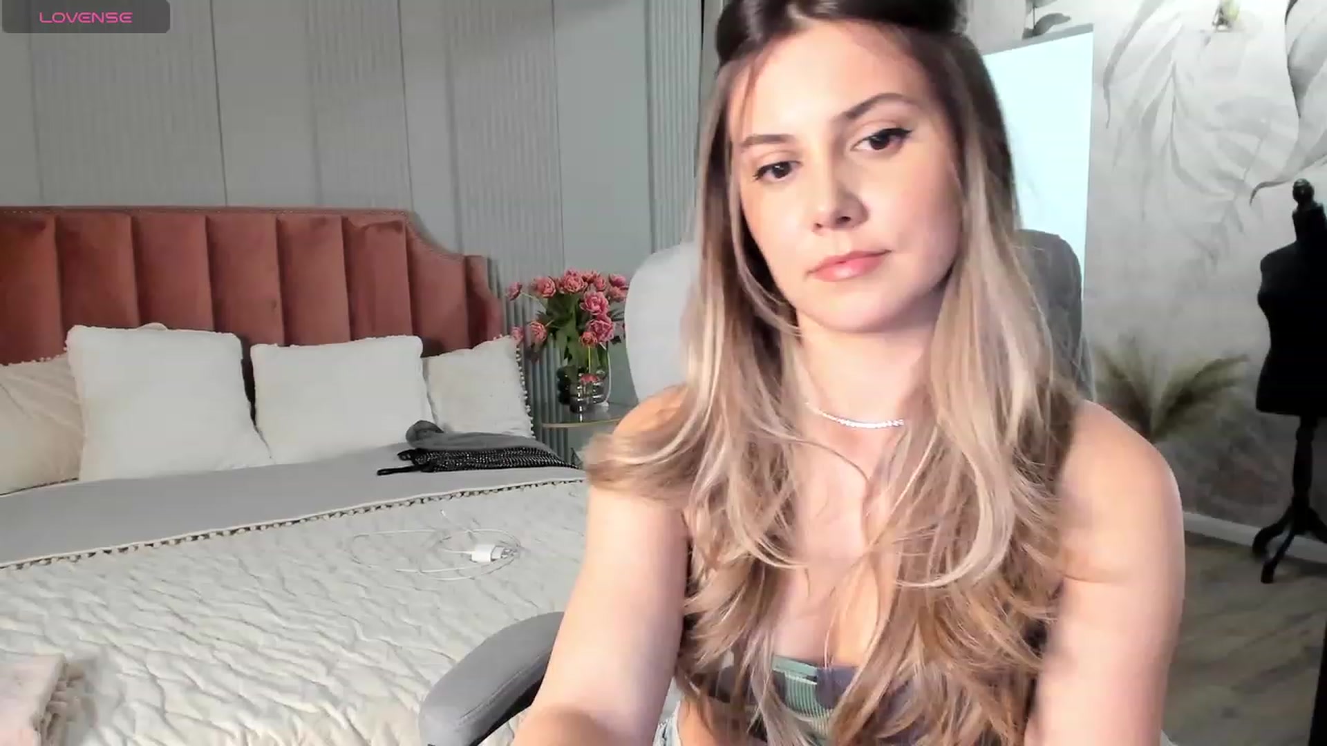 Gallery image thumbnail from NellieCutest's myfreecams stream on, 03/01/2024, 22:05 image 6 of 20