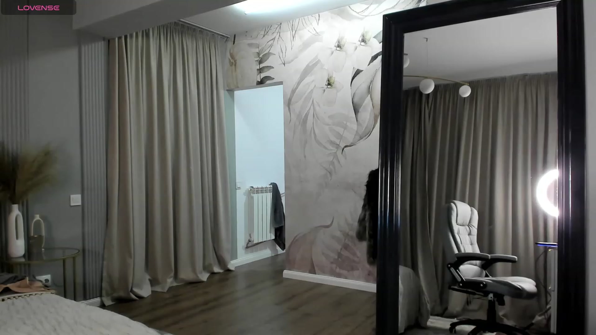 Gallery image thumbnail from NellieCutest's myfreecams stream on, 03/17/2024, 21:39 image 3 of 20