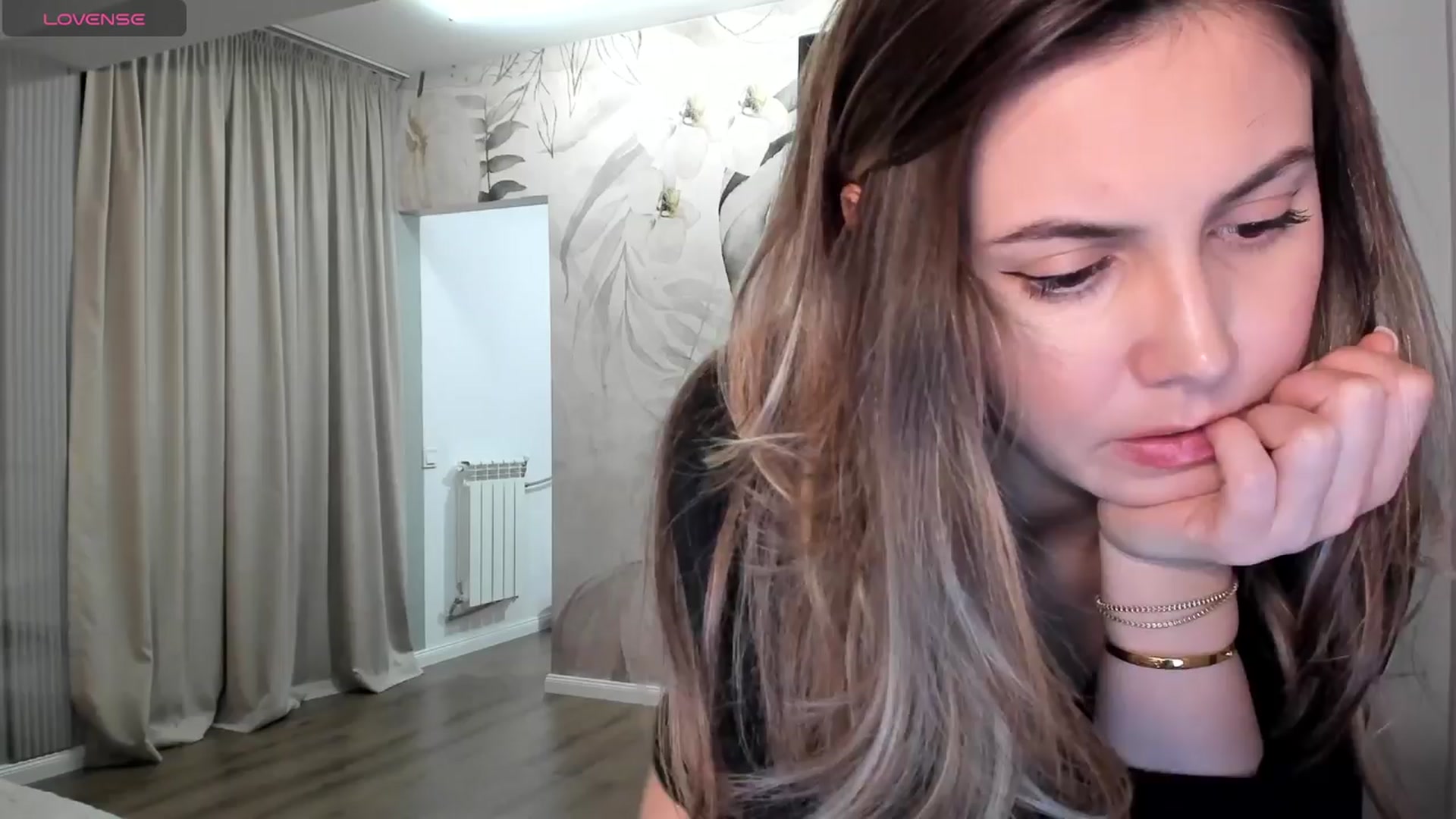 Gallery image thumbnail from NellieCutest's myfreecams stream on, 03/21/2024, 21:57 image 7 of 20