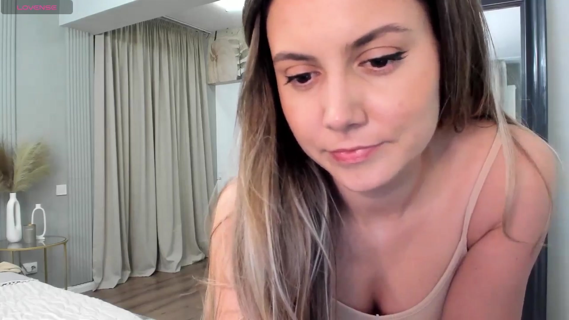 Gallery image thumbnail from NellieCutest's myfreecams stream on, 04/04/2024, 21:20 image 5 of 20