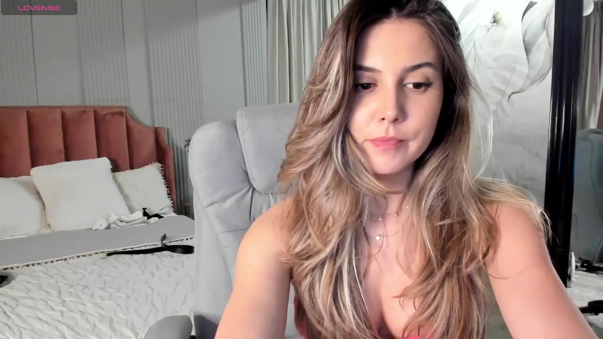 Gallery image thumbnail from NellieCutest's myfreecams stream on, 04/11/2024, 22:05 image 18 of 20