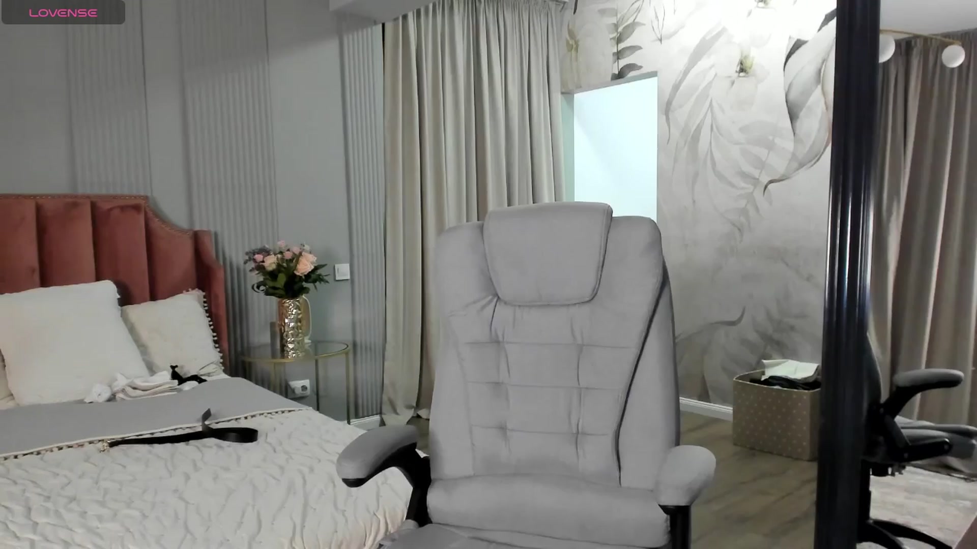 Gallery image thumbnail from NellieCutest's myfreecams stream on, 04/11/2024, 22:05 image 20 of 20