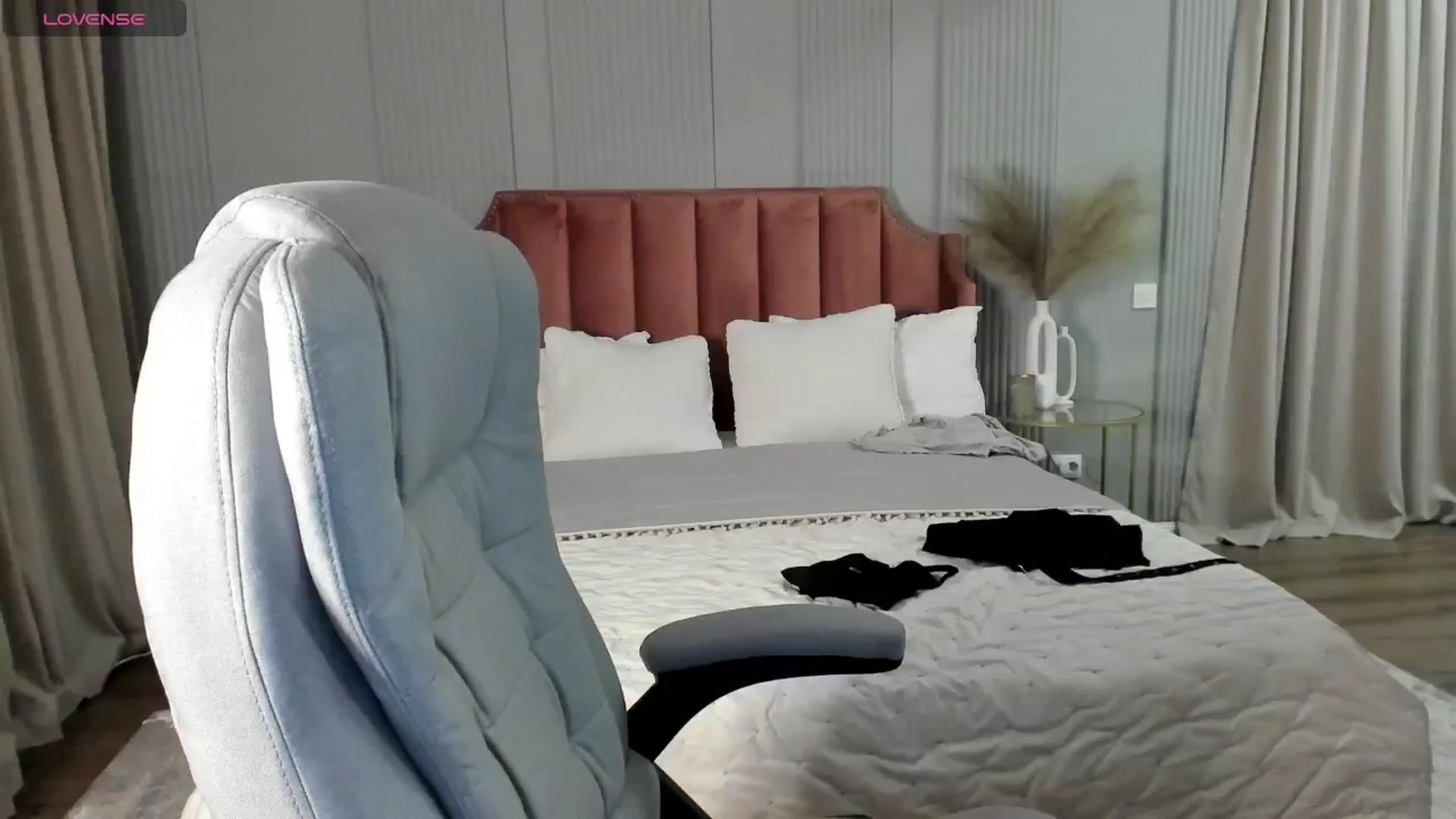 Gallery image thumbnail from NellieCutest's myfreecams stream on, 04/20/2024, 21:51 image 5 of 20