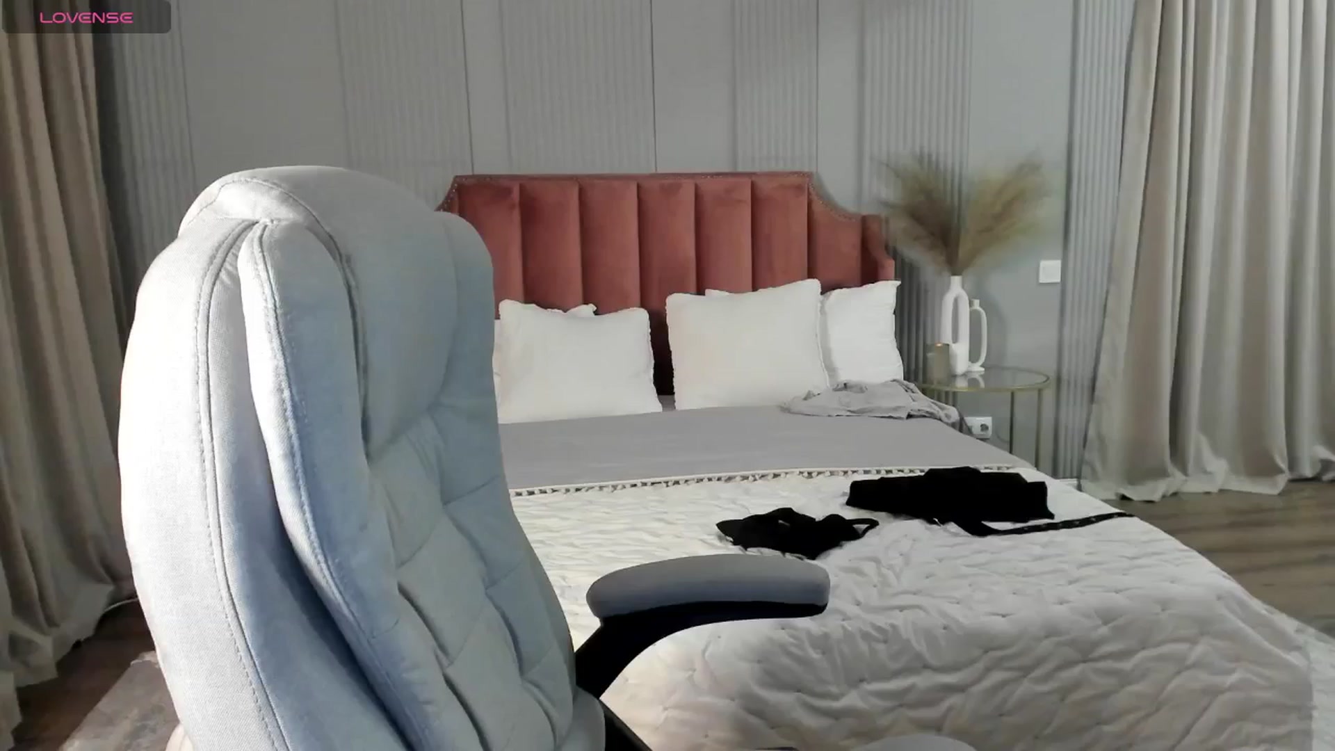 Gallery image thumbnail from NellieCutest's myfreecams stream on, 04/20/2024, 21:51 image 6 of 20