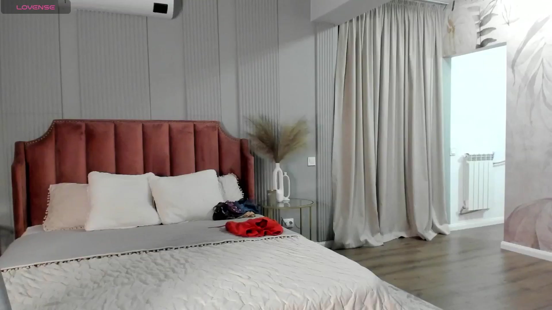 Gallery image thumbnail from NellieCutest's myfreecams stream on, 04/25/2024, 21:24 image 18 of 20