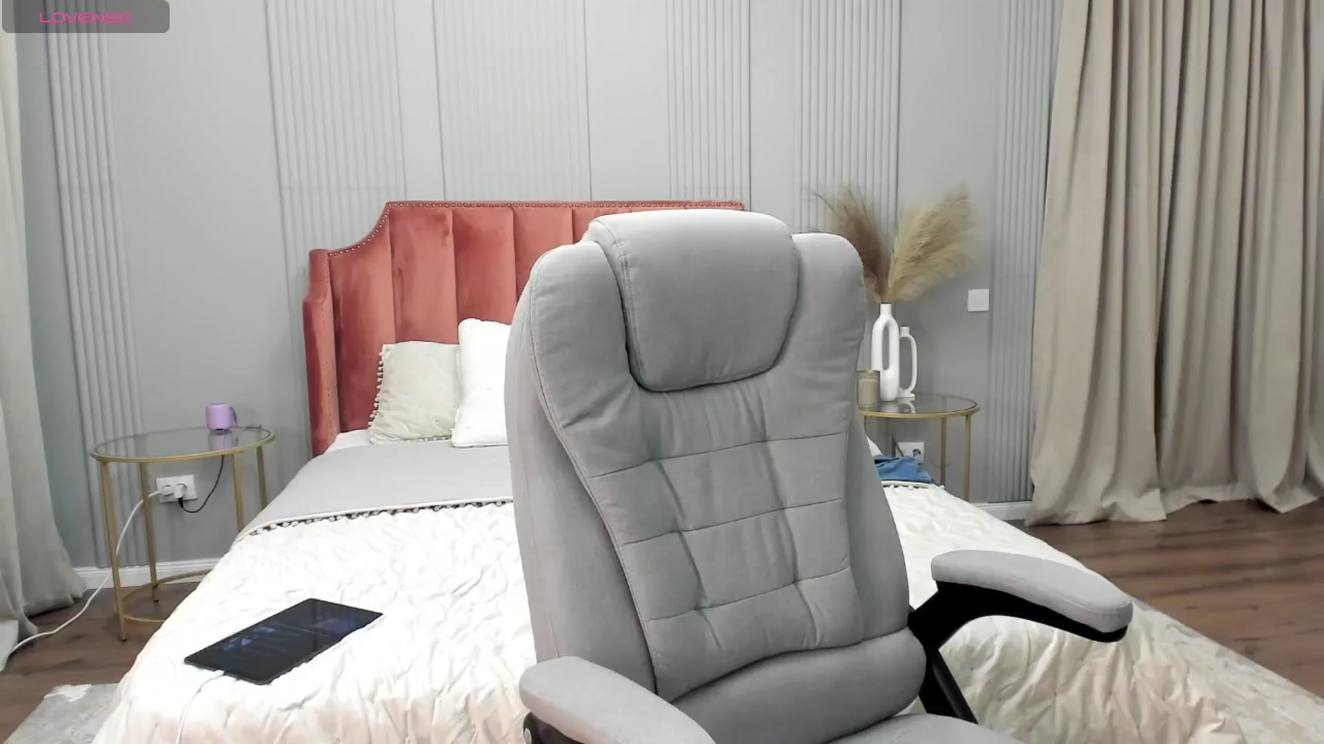 Gallery image thumbnail from NellieCutest's myfreecams stream on, 04/26/2024, 22:16 image 15 of 20