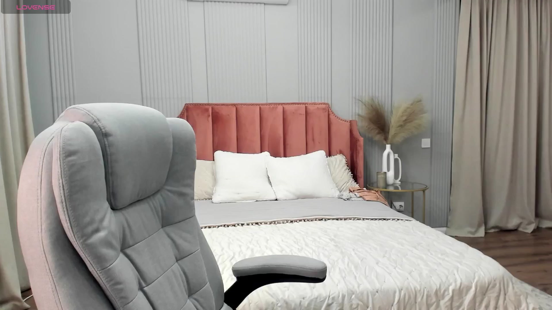 Gallery image thumbnail from NellieCutest's myfreecams stream on, 04/27/2024, 21:44 image 2 of 20