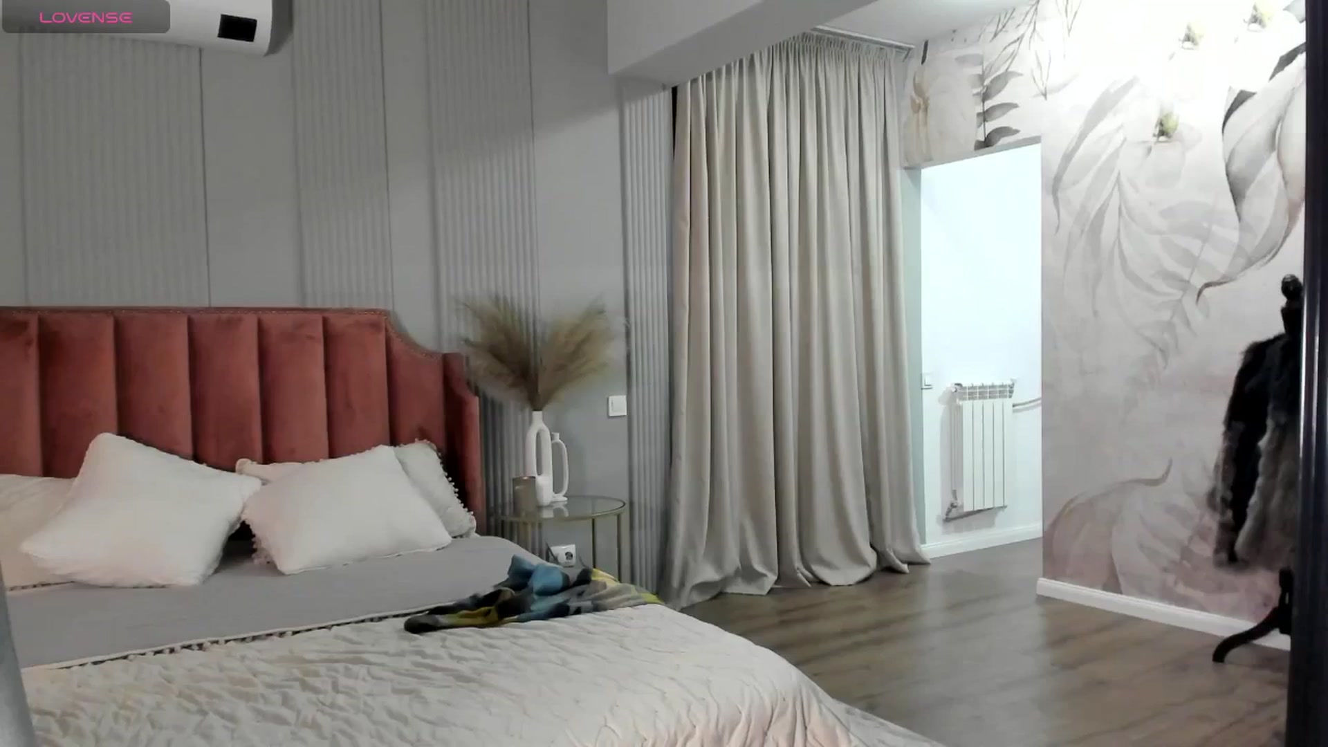 Gallery image thumbnail from NellieCutest's myfreecams stream on, 05/02/2024, 22:22 image 3 of 20